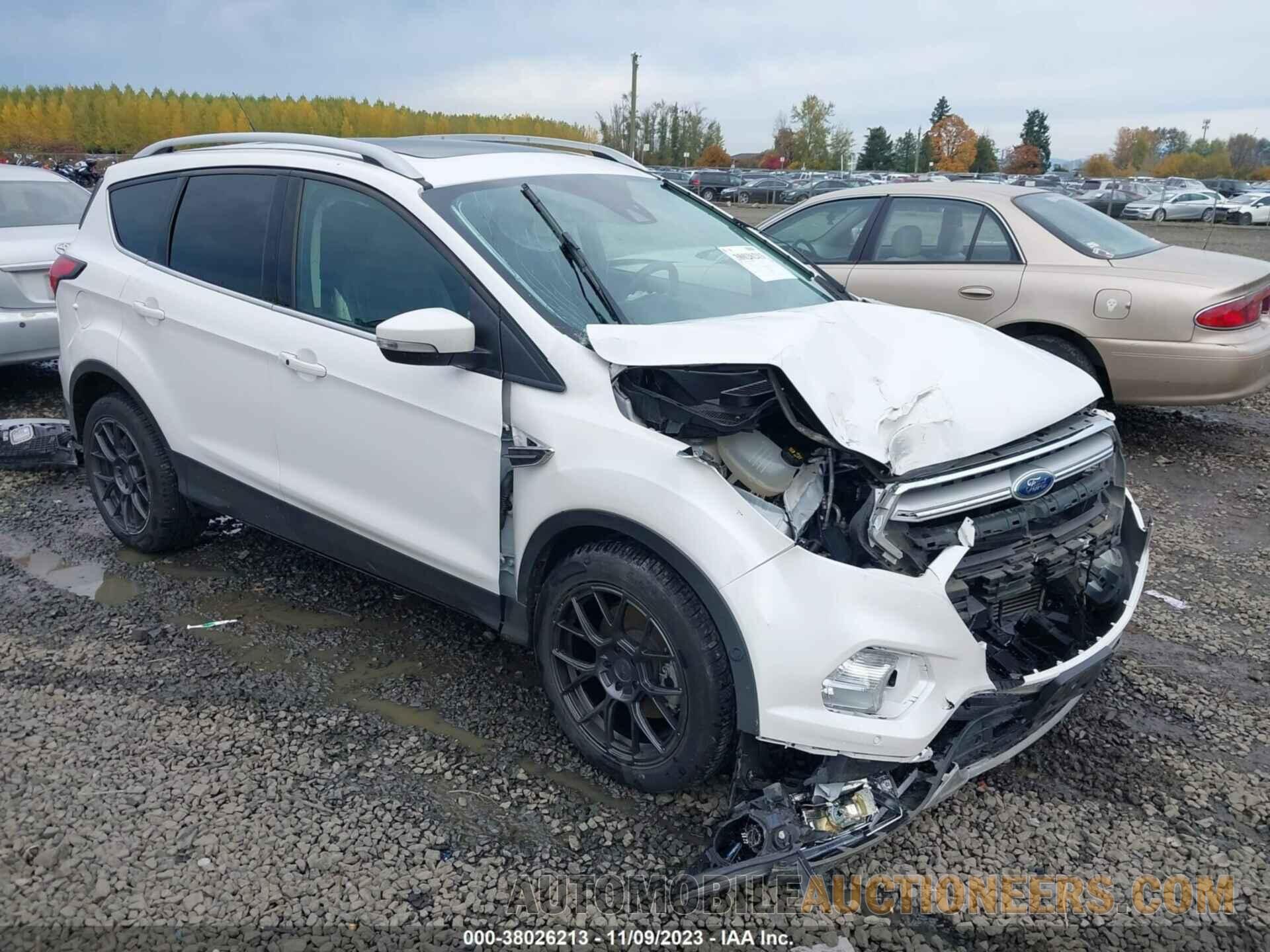 1FMCU9J96KUC32421 FORD ESCAPE 2019