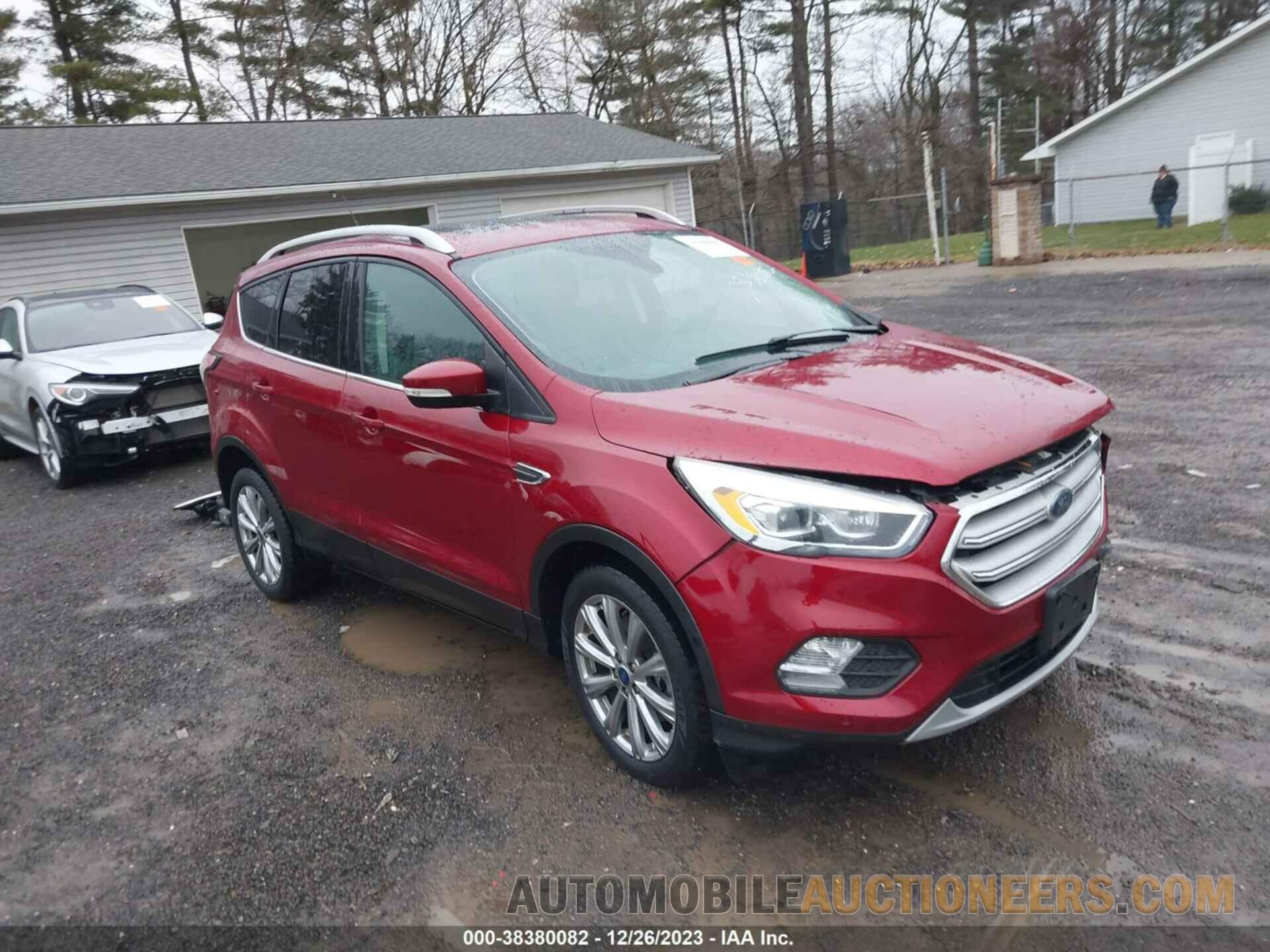 1FMCU9J97JUC00978 FORD ESCAPE 2018