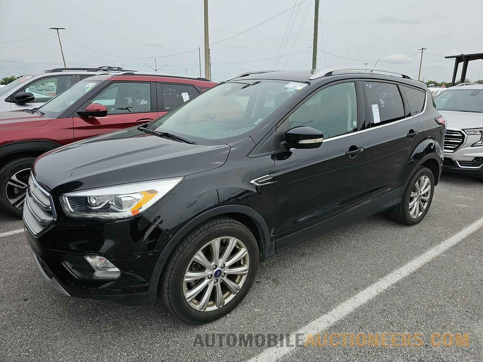 1FMCU9J97JUC32586 Ford Escape 2018