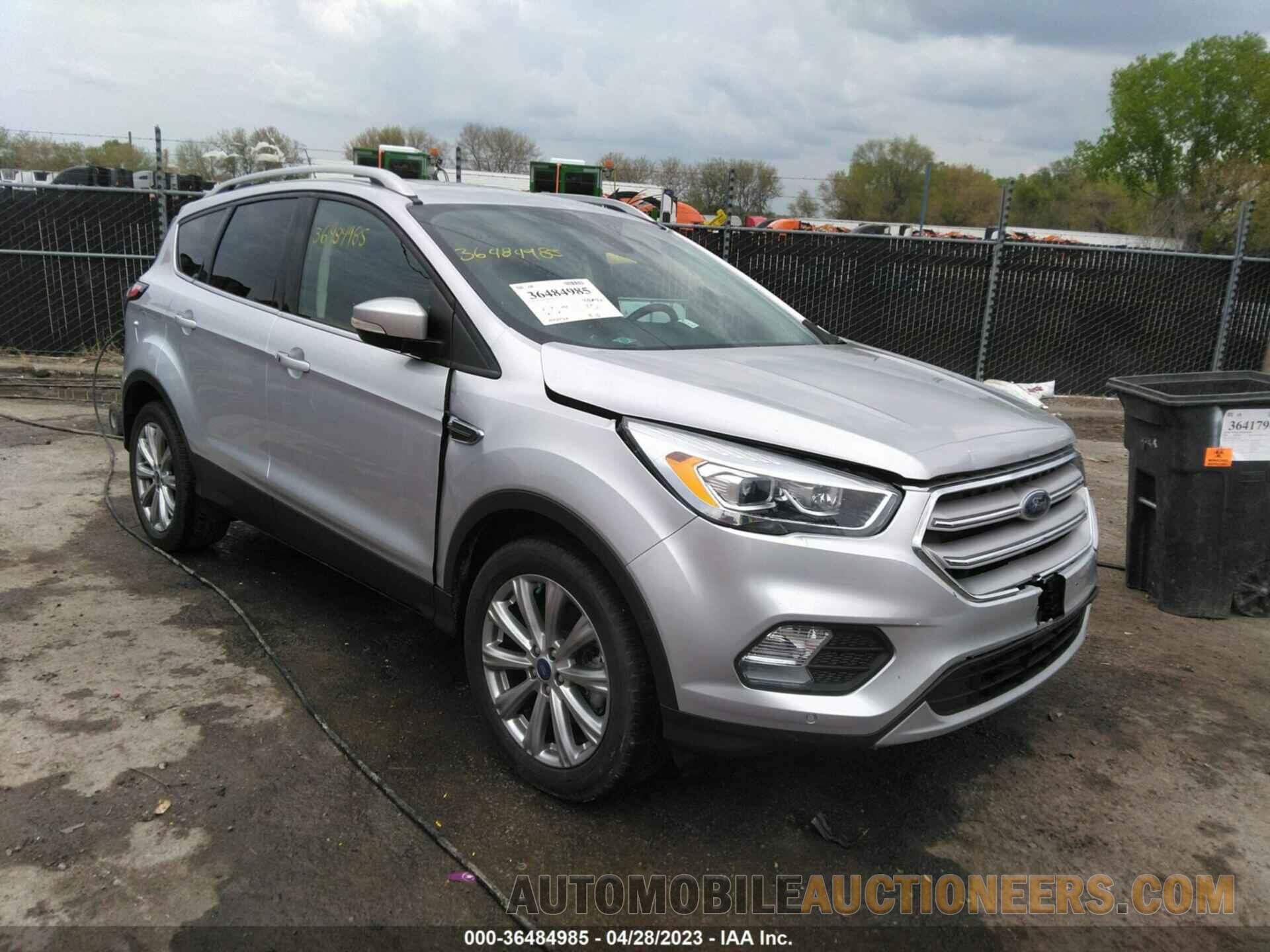 1FMCU9J97JUC48142 FORD ESCAPE 2018