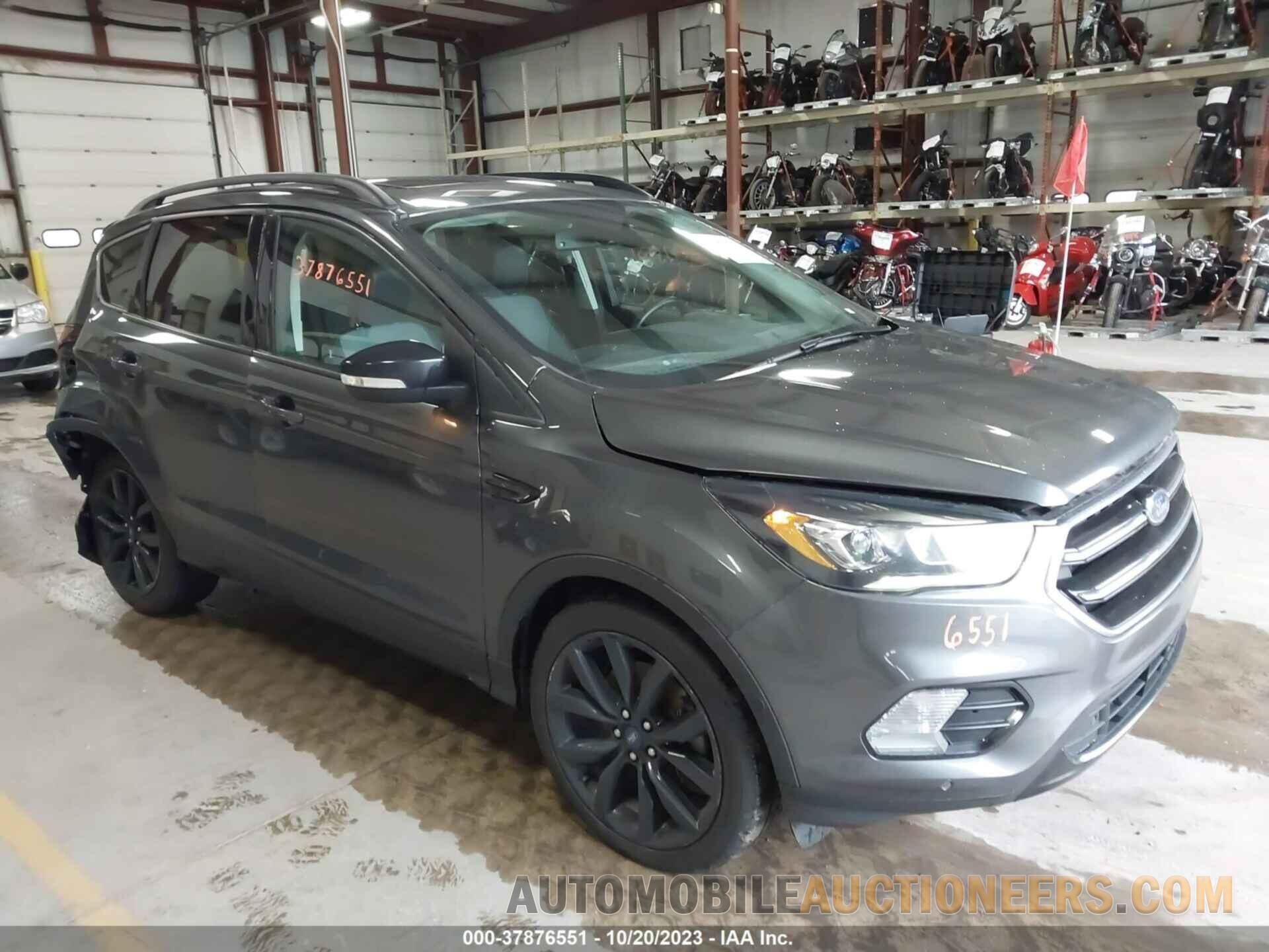 1FMCU9J97KUC12940 FORD ESCAPE 2019