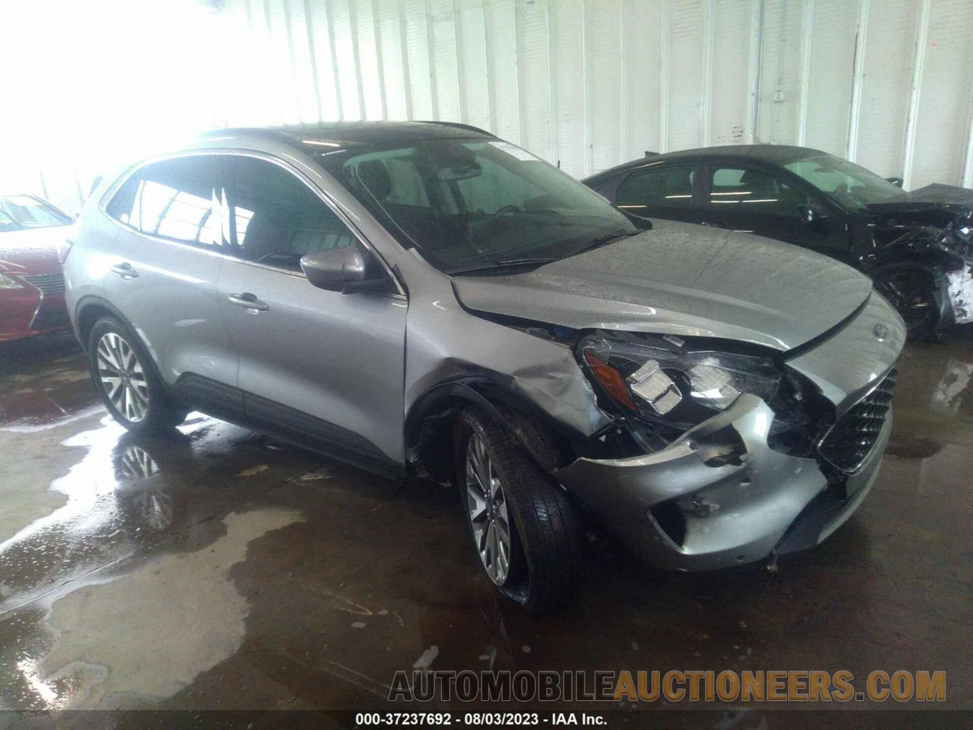 1FMCU9J97NUB89213 FORD ESCAPE 2022