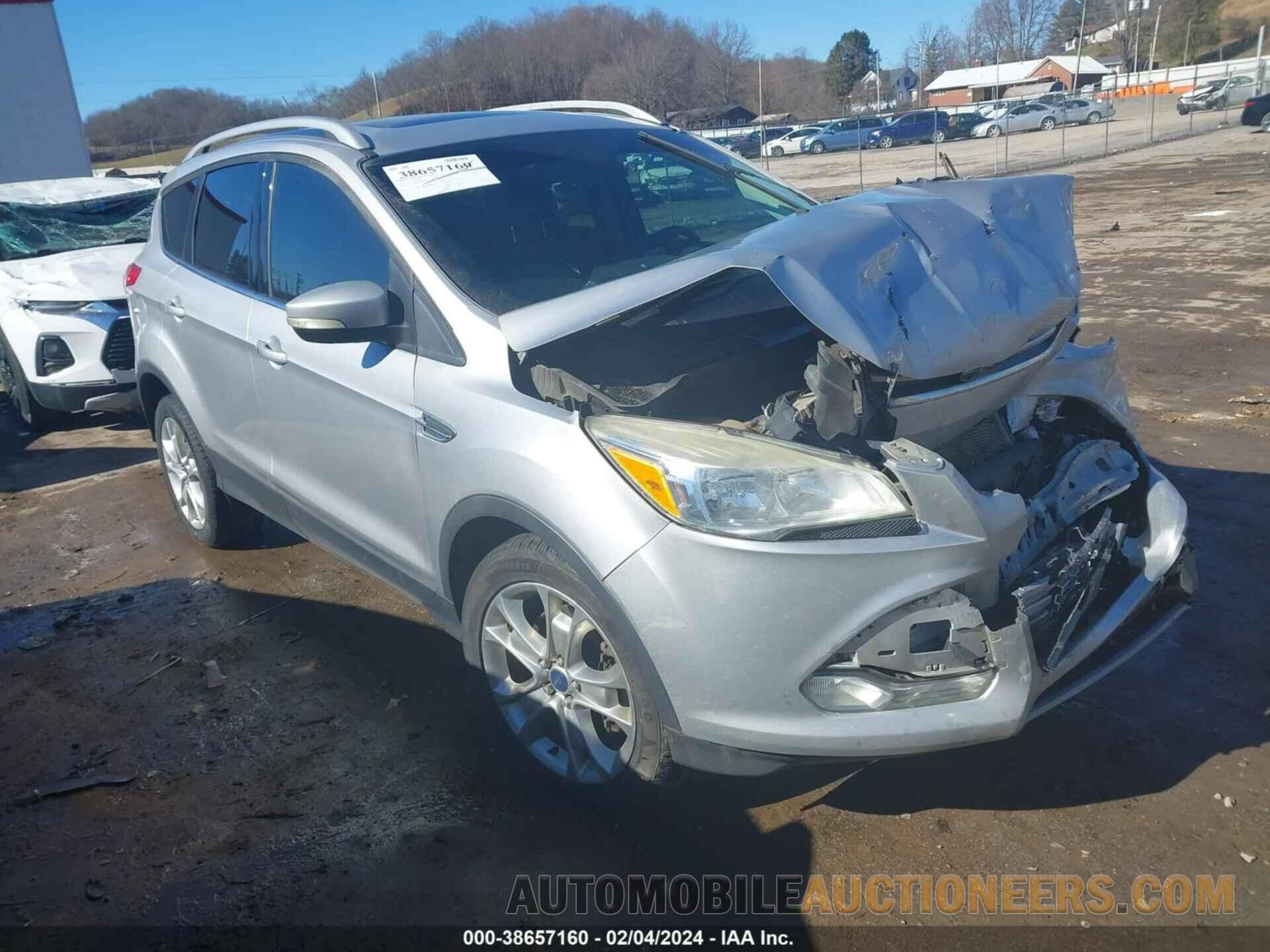 1FMCU9J98FUC76426 FORD ESCAPE 2015