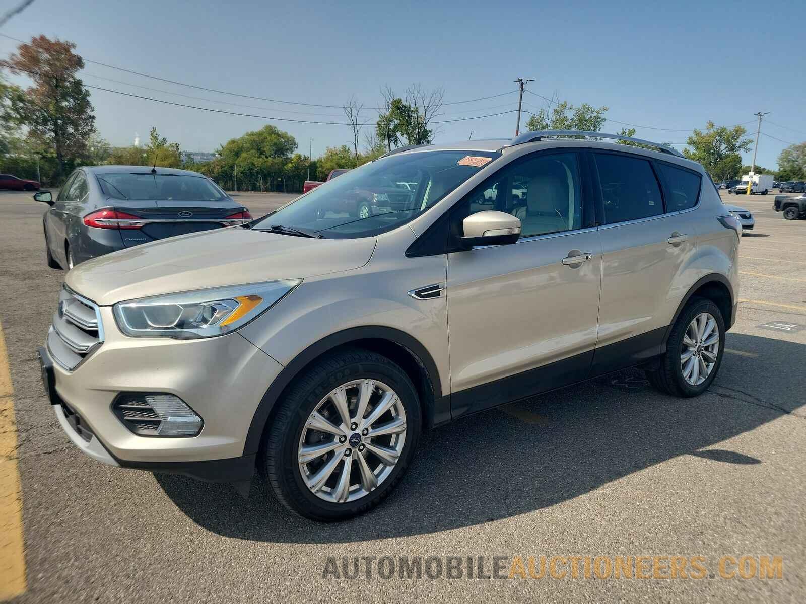 1FMCU9J98HUB38646 Ford Escape 2017