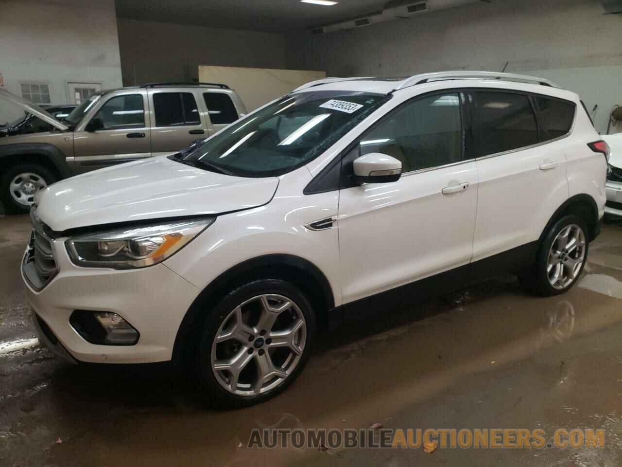 1FMCU9J98JUA53165 FORD ESCAPE 2018