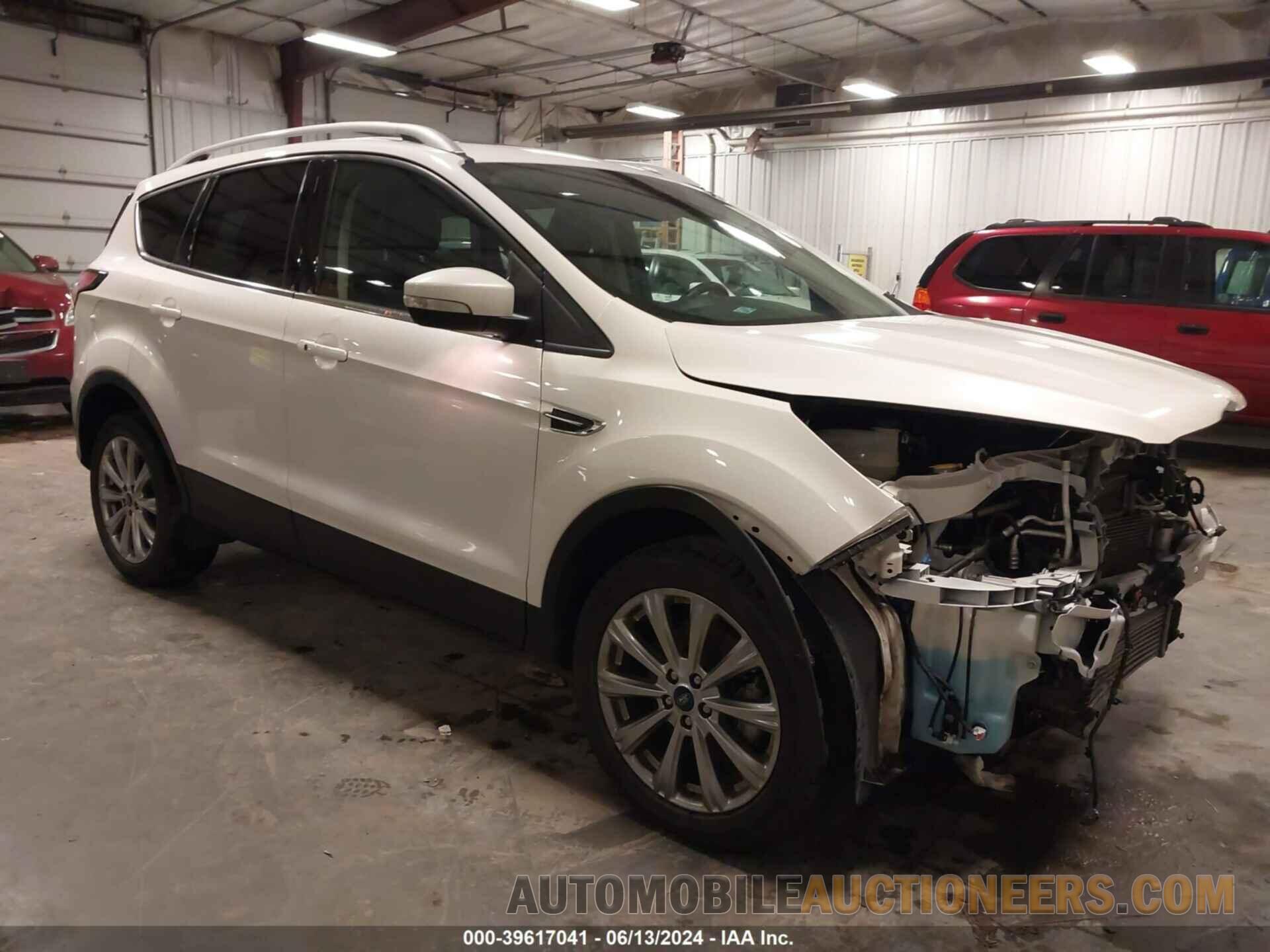 1FMCU9J98JUC64558 FORD ESCAPE 2018