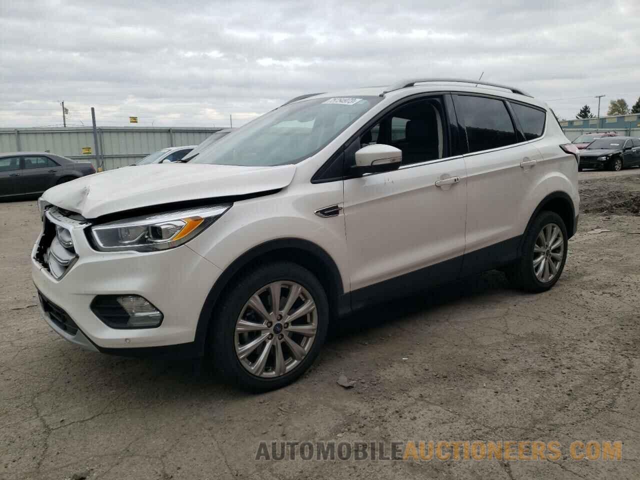 1FMCU9J98JUD48105 FORD ESCAPE 2018