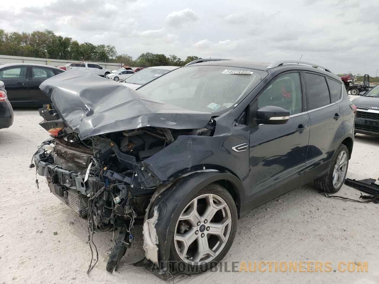 1FMCU9J98KUB77504 FORD ESCAPE 2019