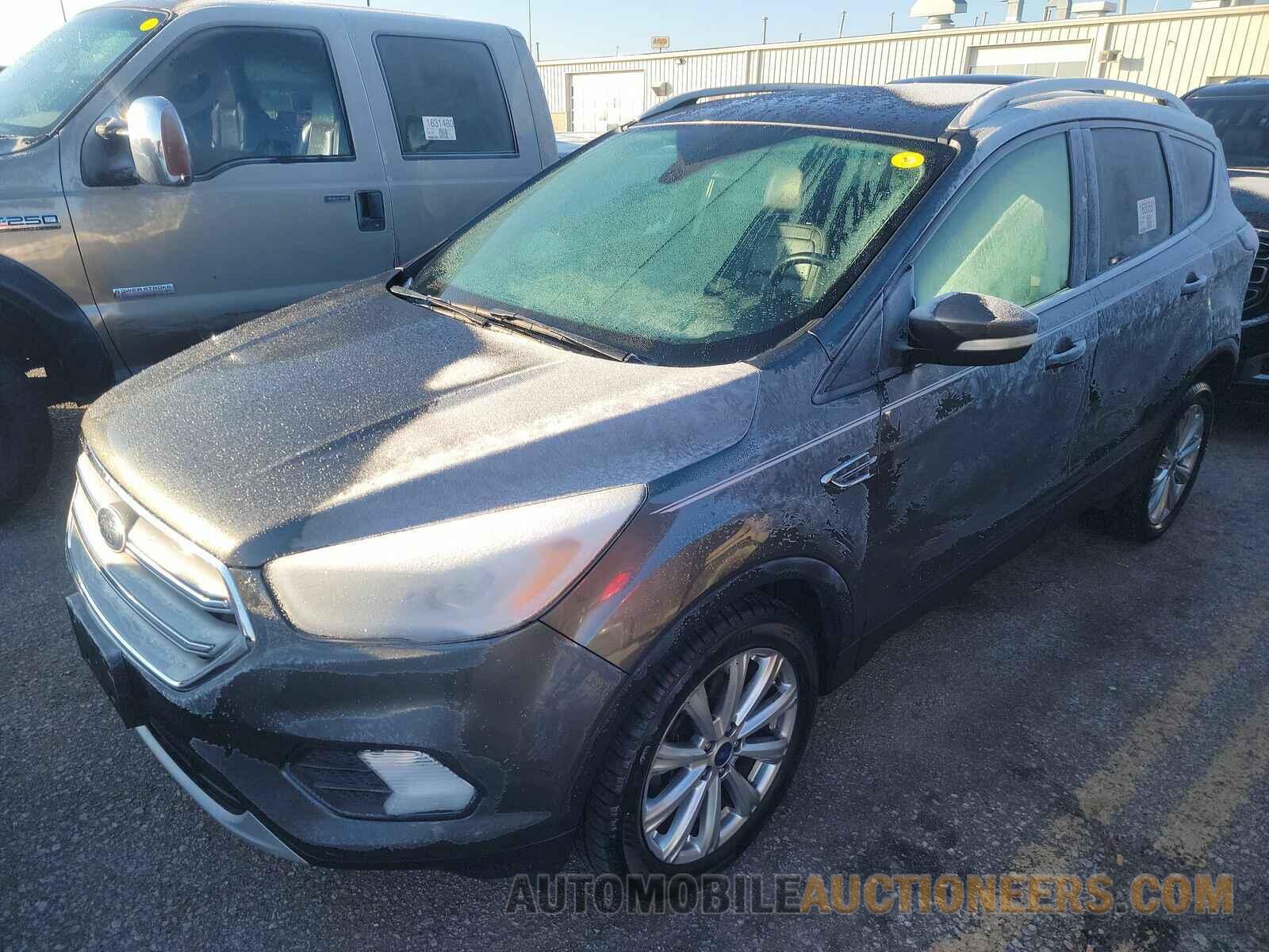 1FMCU9J99HUB50465 Ford Escape 2017