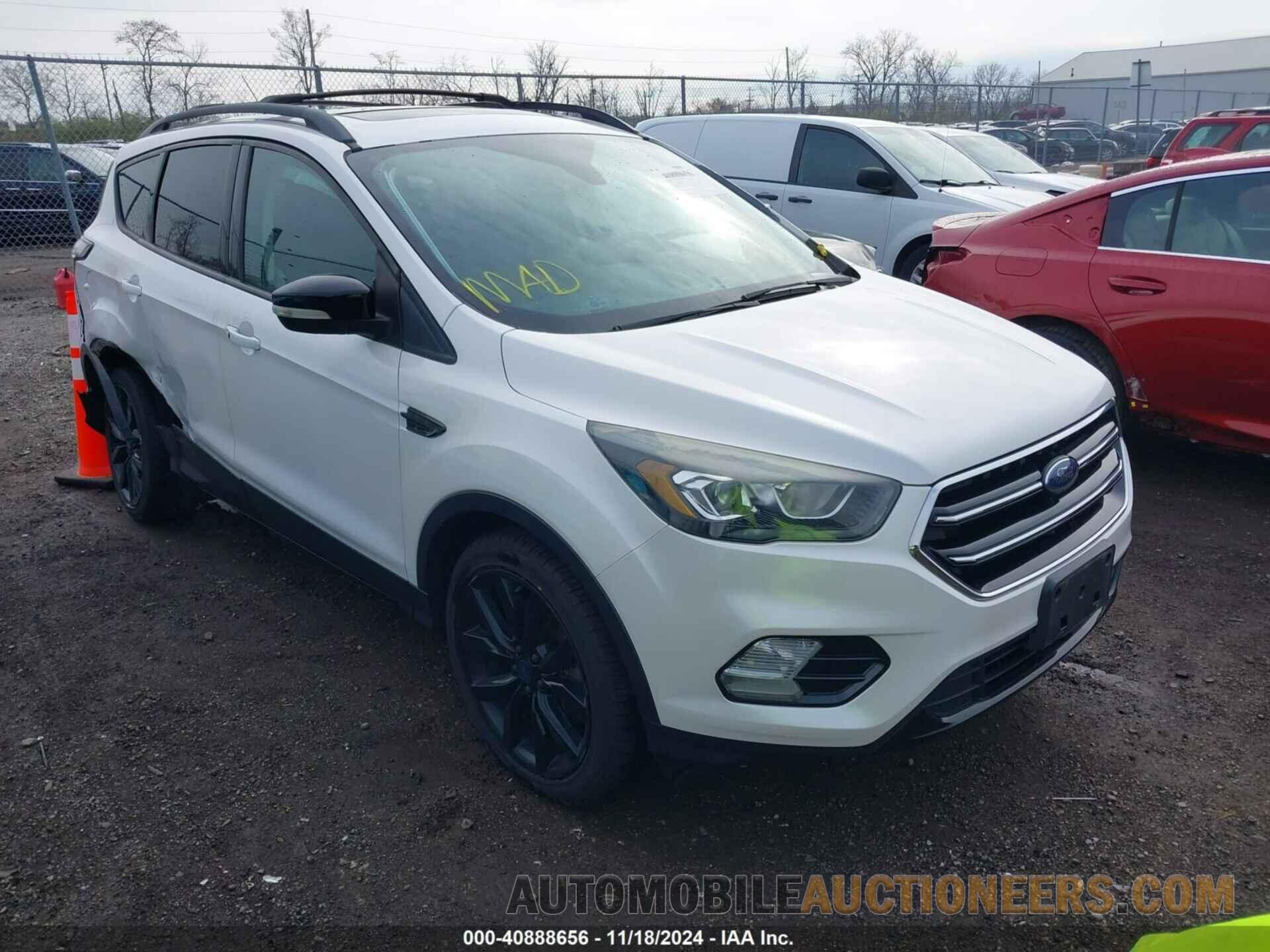 1FMCU9J99HUB77231 FORD ESCAPE 2017