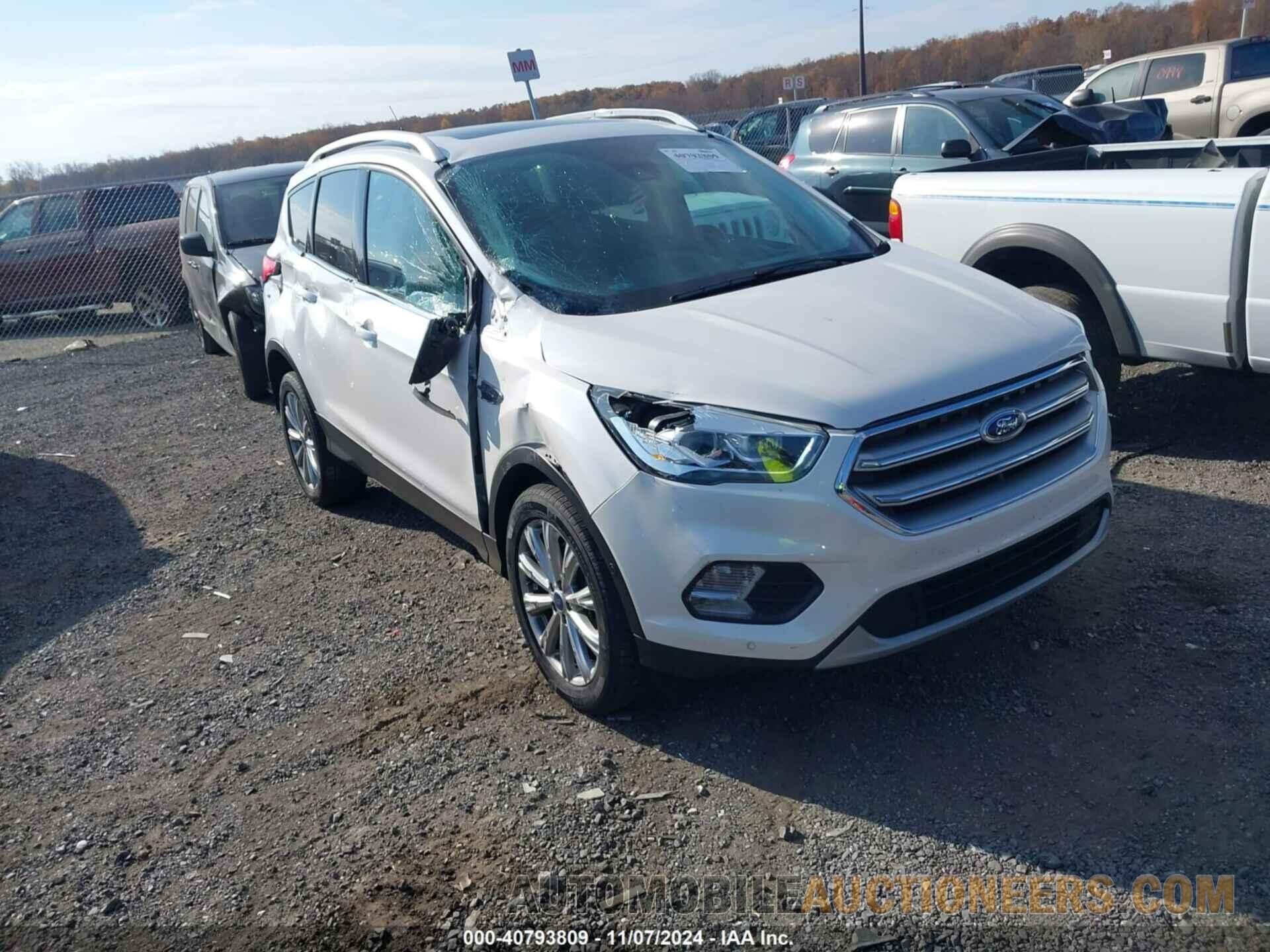 1FMCU9J99HUC71609 FORD ESCAPE 2017