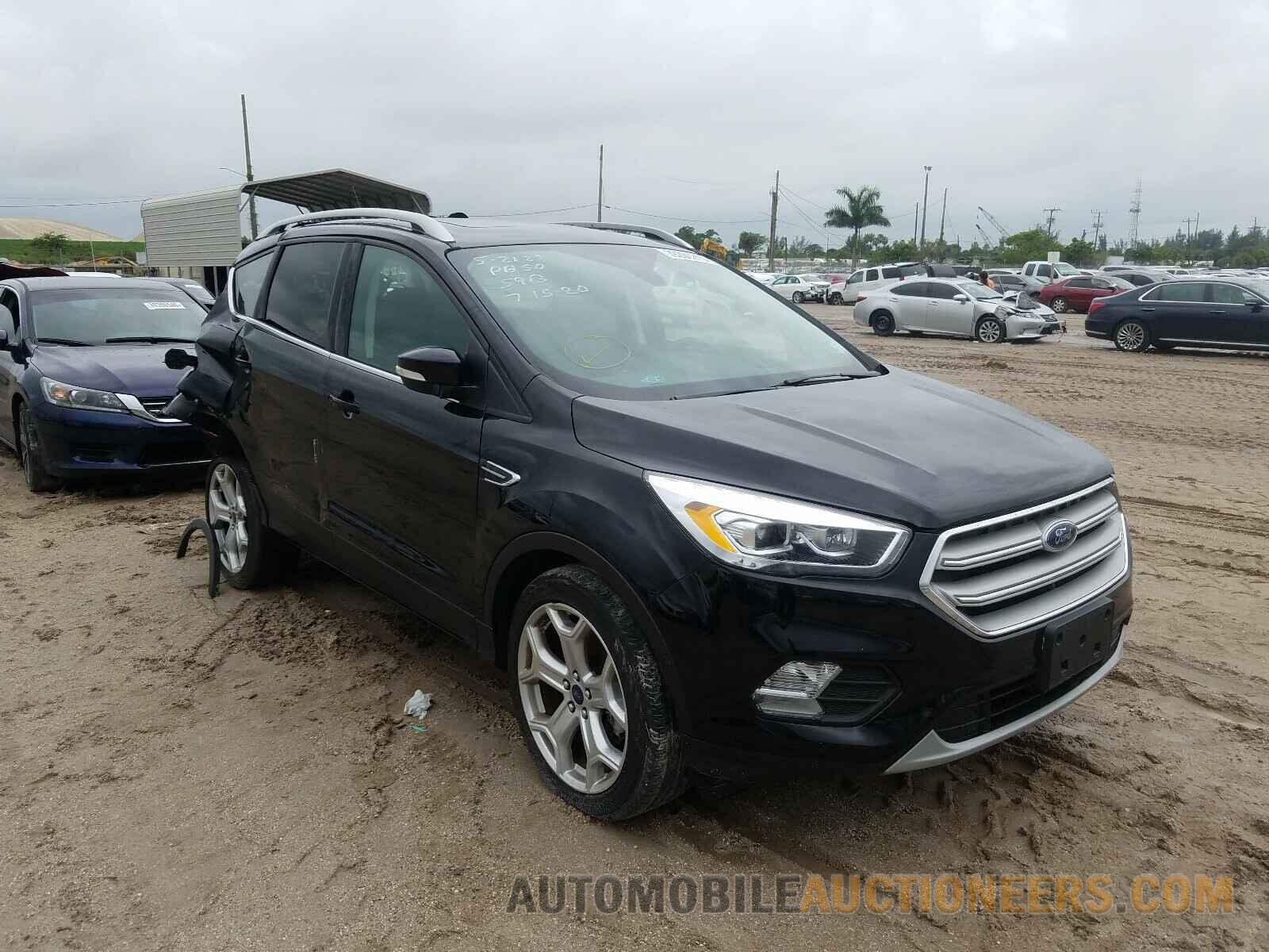 1FMCU9J99JUC54072 FORD ESCAPE 2018