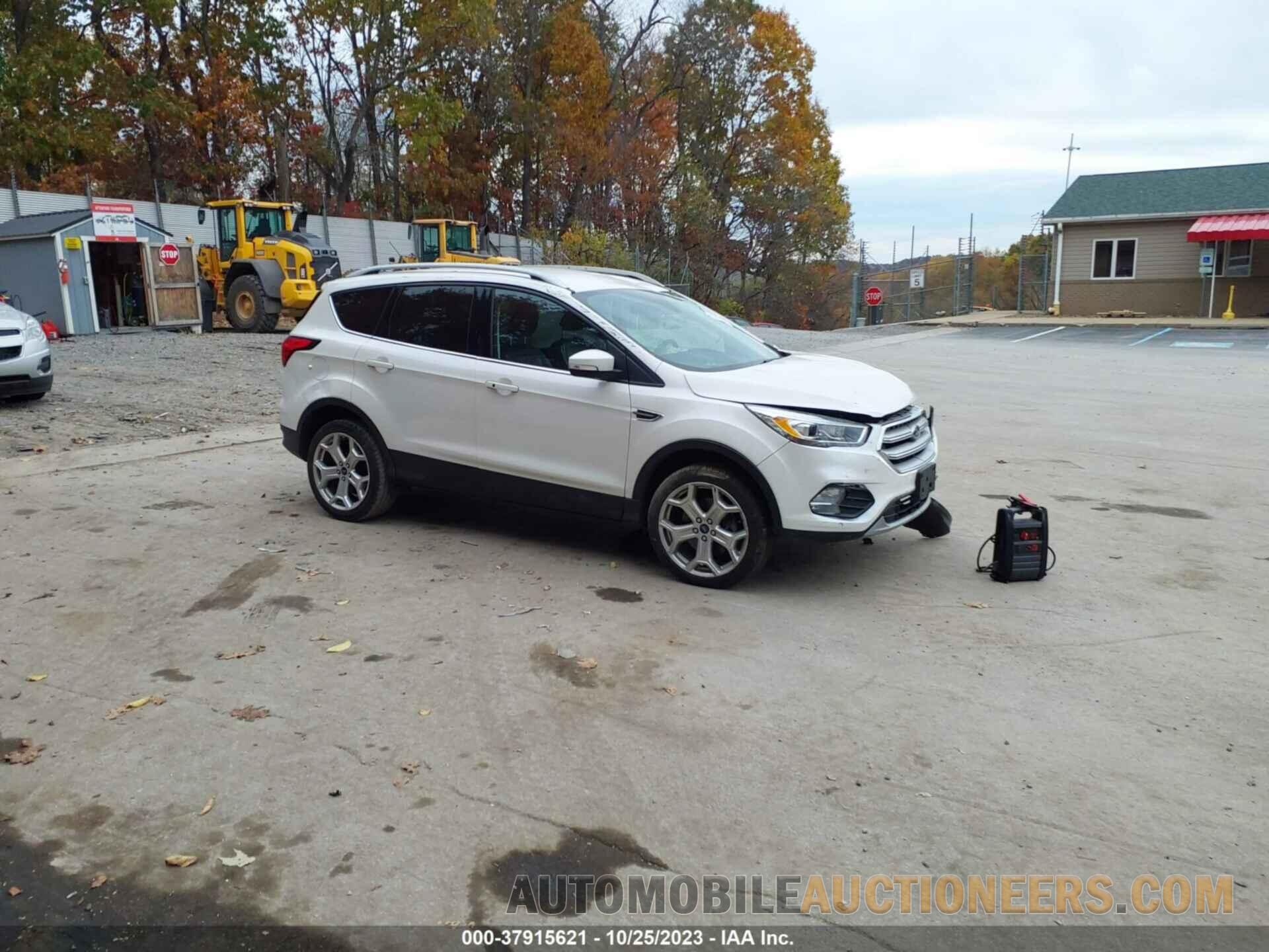 1FMCU9J99KUA31323 FORD ESCAPE 2019