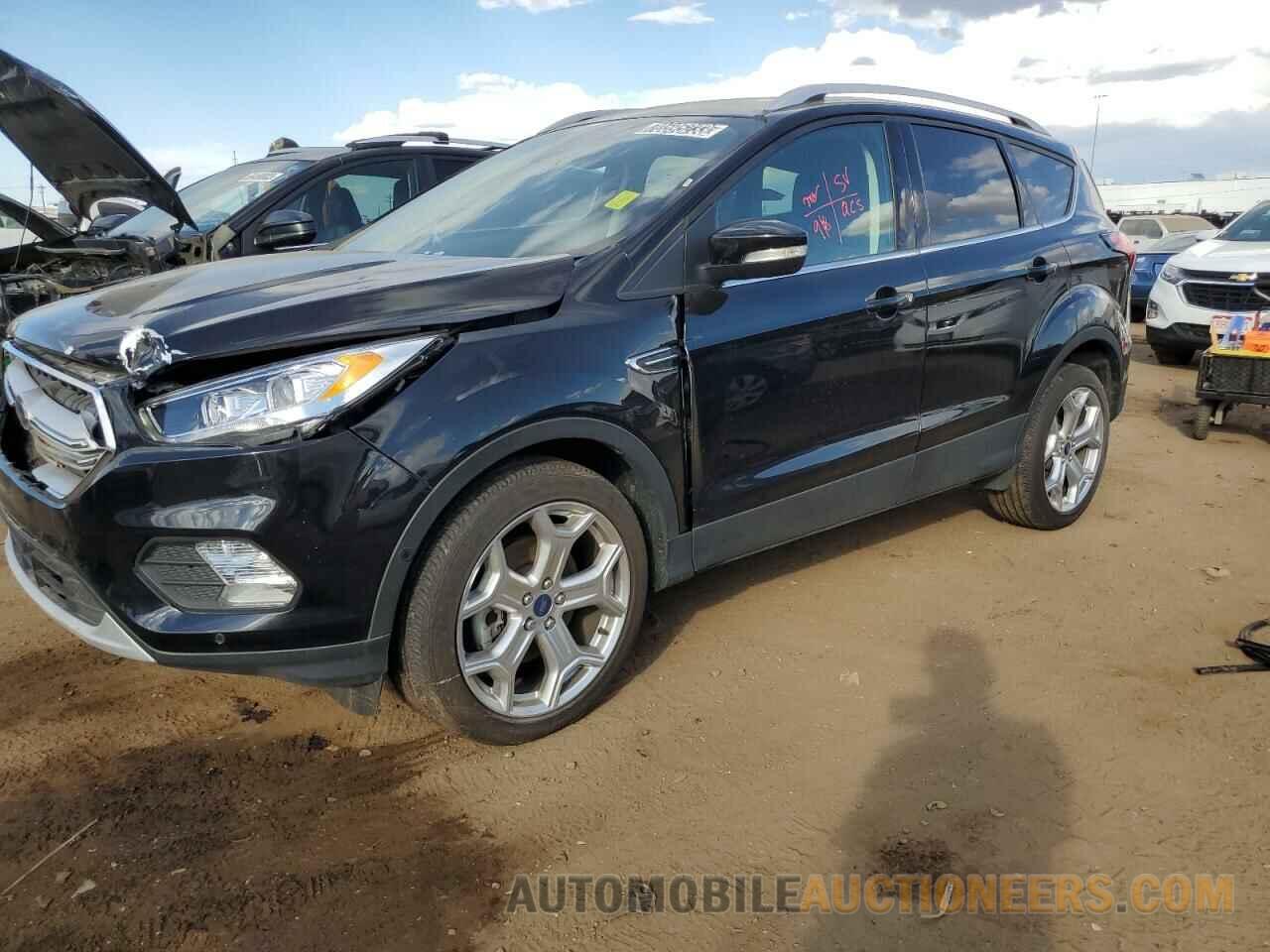 1FMCU9J99KUA33069 FORD ESCAPE 2019