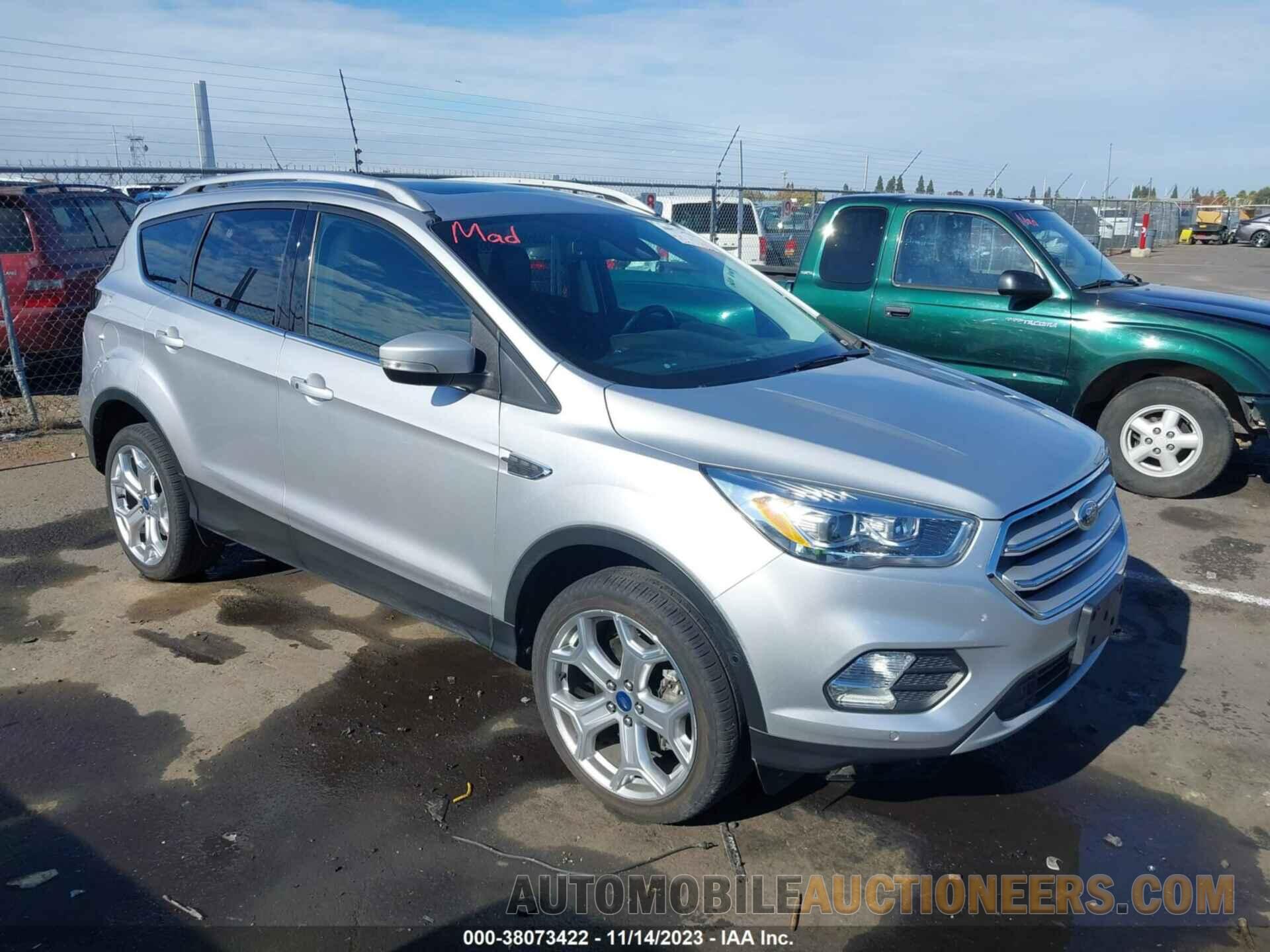 1FMCU9J99KUB62977 FORD ESCAPE 2019