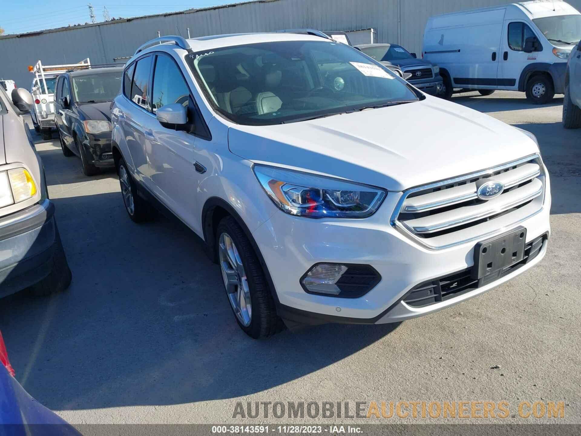 1FMCU9J99KUC05245 FORD ESCAPE 2019