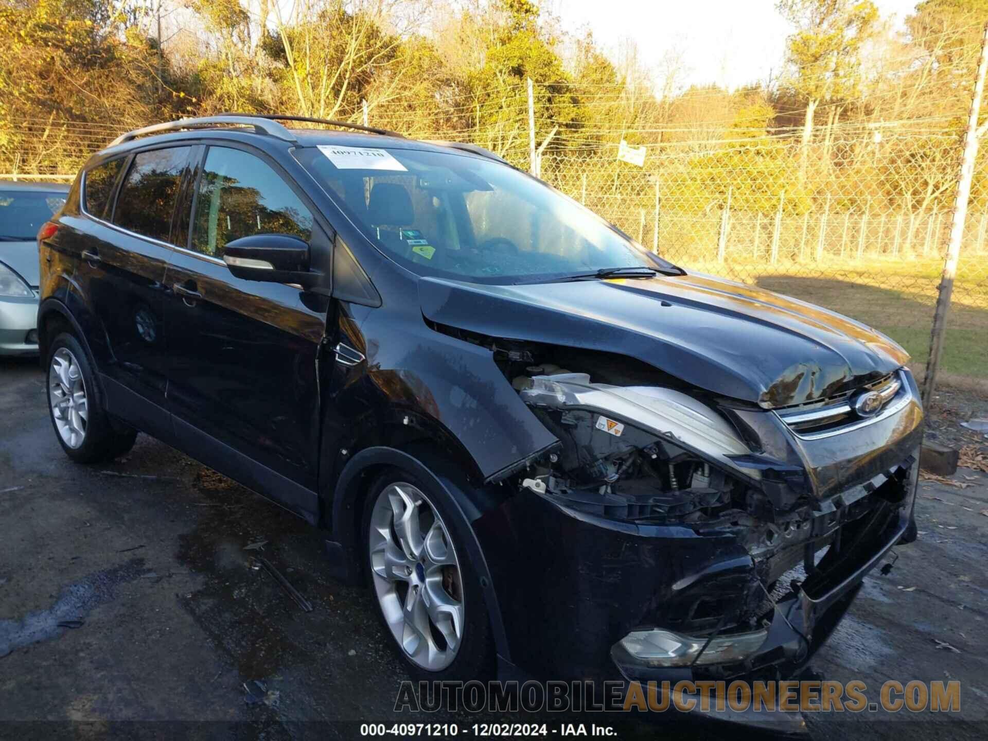 1FMCU9J9XDUD48577 FORD ESCAPE 2013