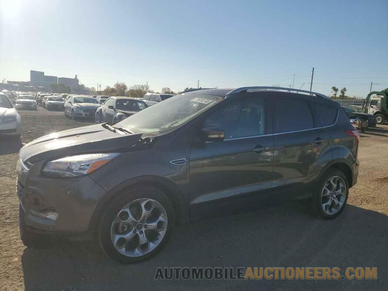 1FMCU9J9XFUA25181 FORD ESCAPE 2015