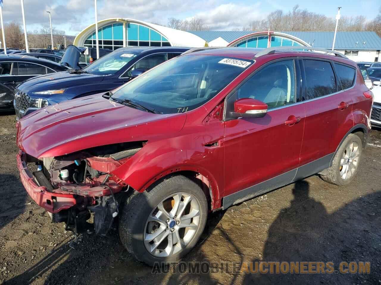 1FMCU9J9XFUA28372 FORD ESCAPE 2015