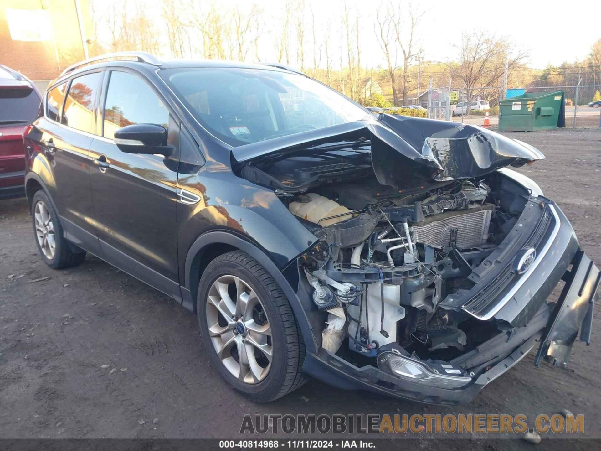 1FMCU9J9XFUB76876 FORD ESCAPE 2015