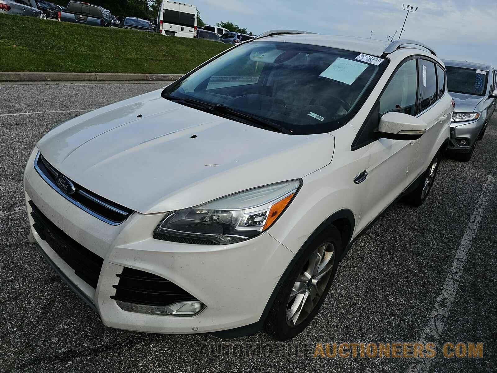 1FMCU9J9XFUC21444 Ford Escape 2015