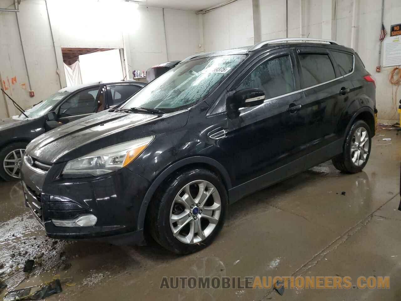 1FMCU9J9XGUB97552 FORD ESCAPE 2016