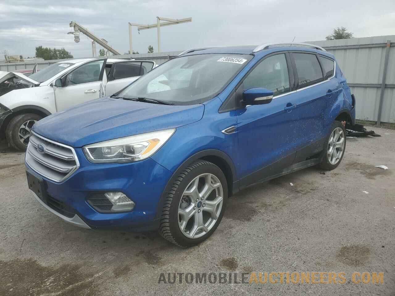 1FMCU9J9XHUA93810 FORD ESCAPE 2017