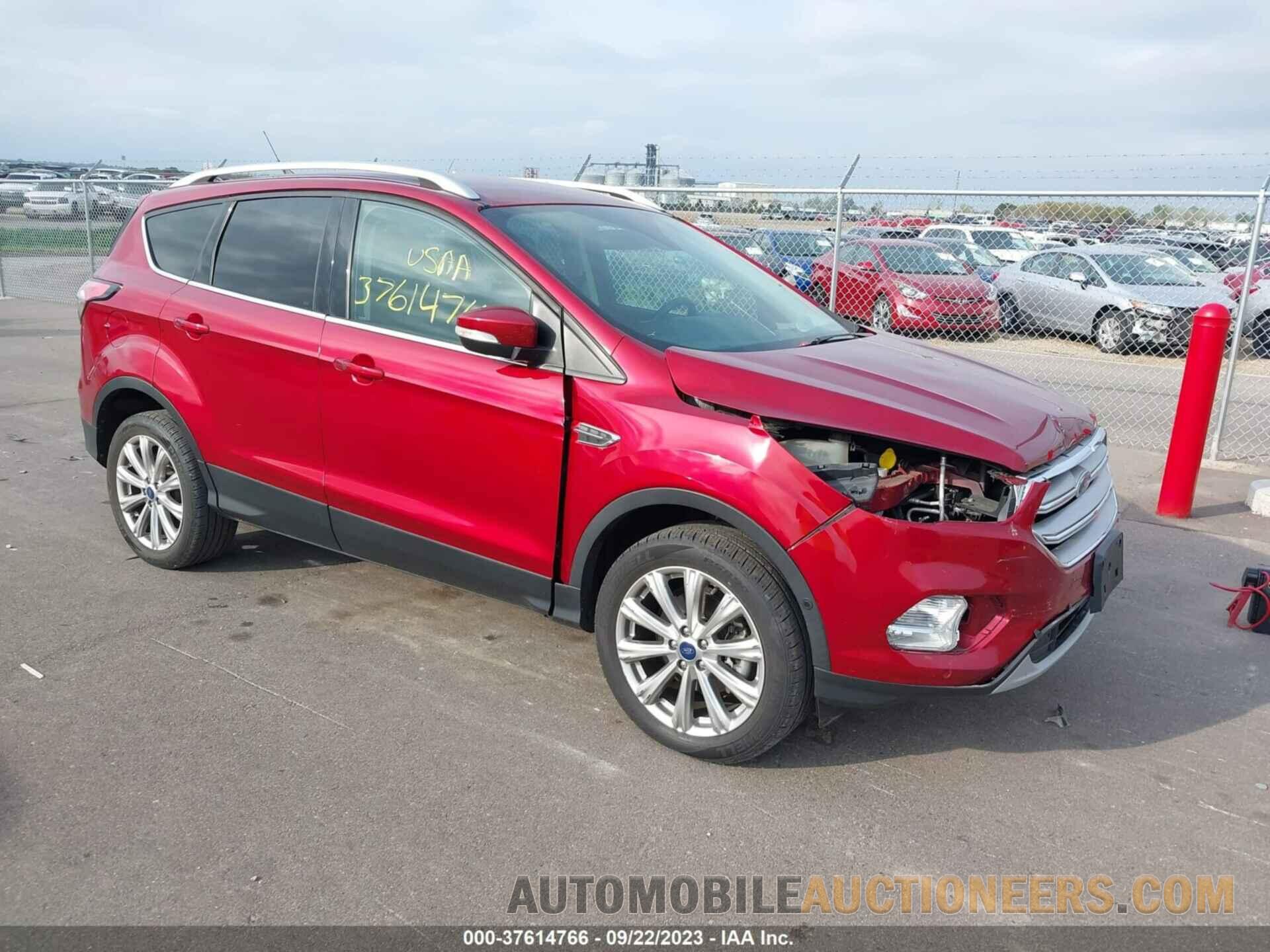 1FMCU9J9XJUB55745 FORD ESCAPE 2018