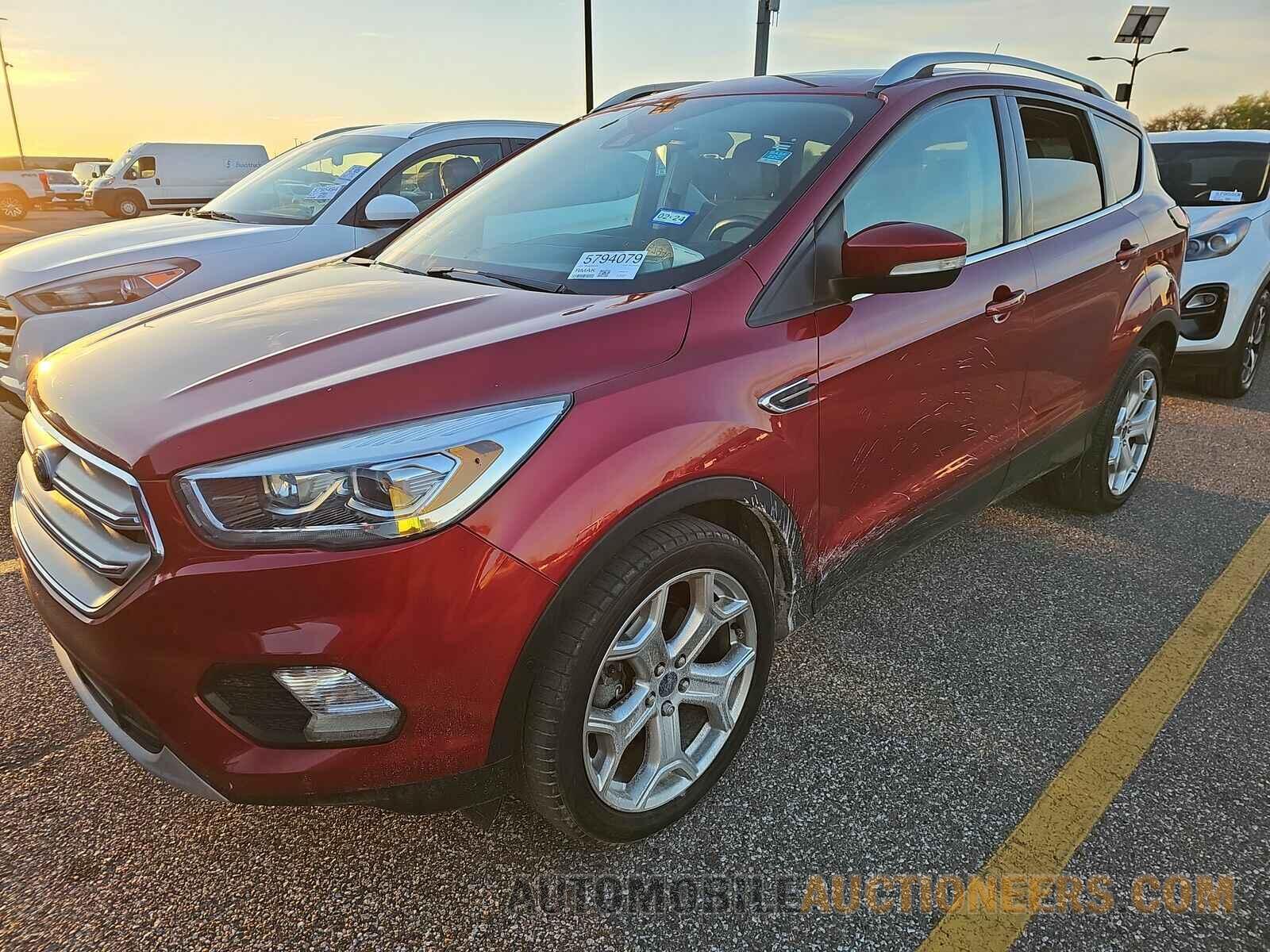 1FMCU9J9XKUA24249 Ford Escape 2019