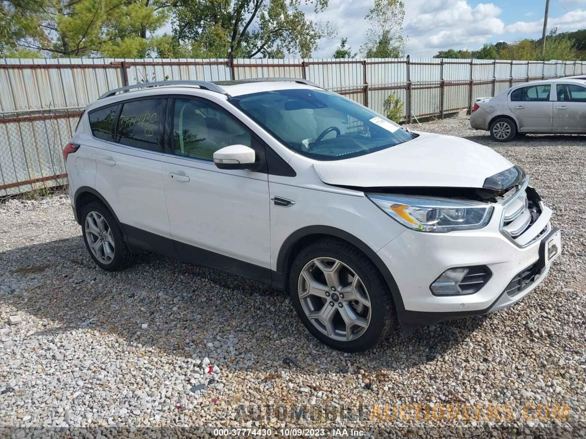 1FMCU9J9XKUB55584 FORD ESCAPE 2019