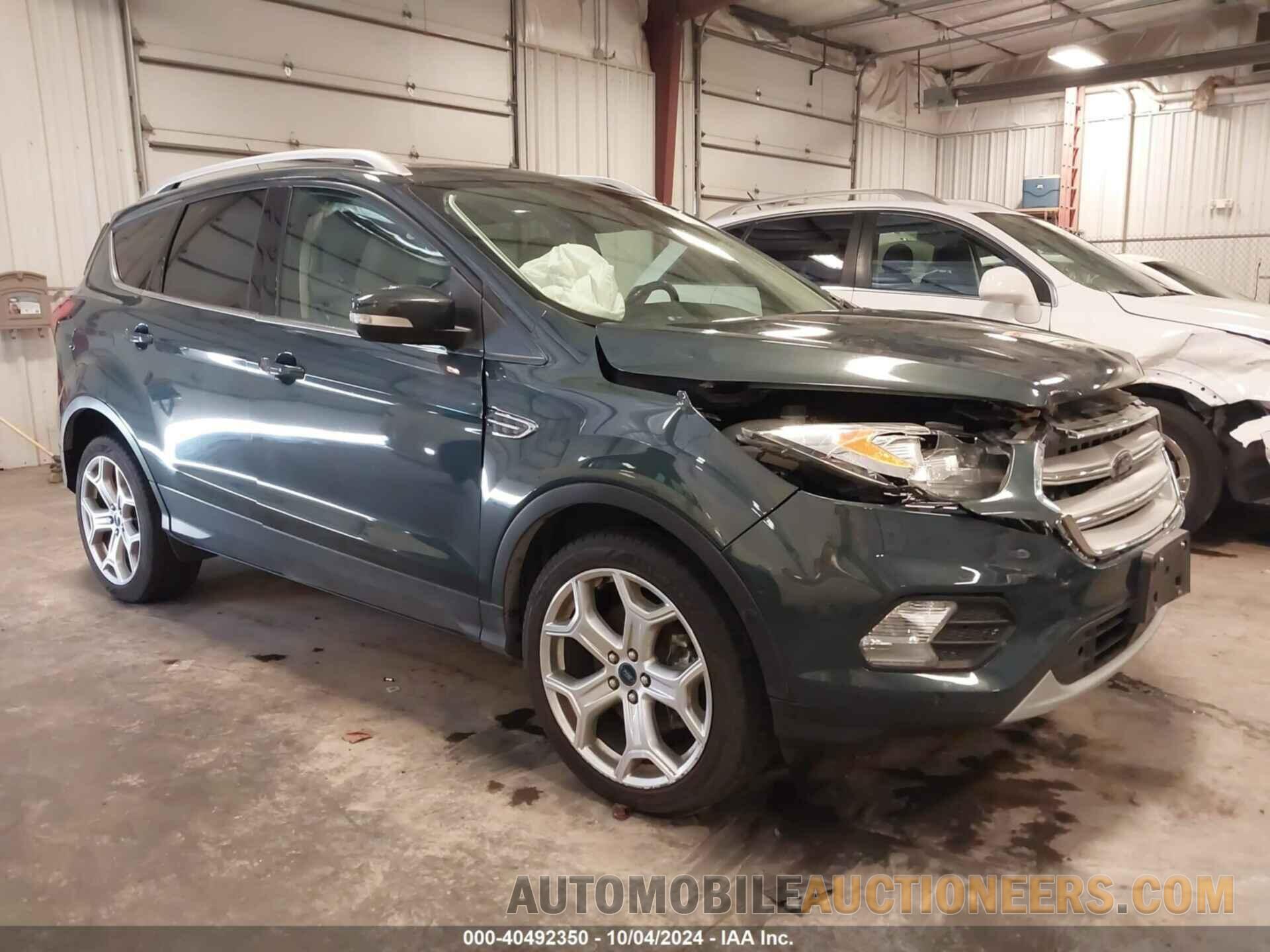 1FMCU9J9XKUB58825 FORD ESCAPE 2019