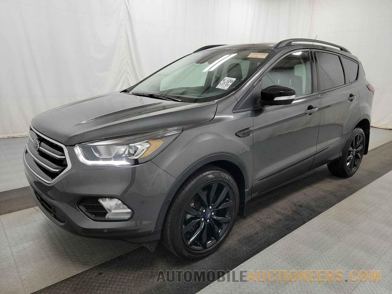 1FMCU9J9XKUB72188 Ford Escape 2019