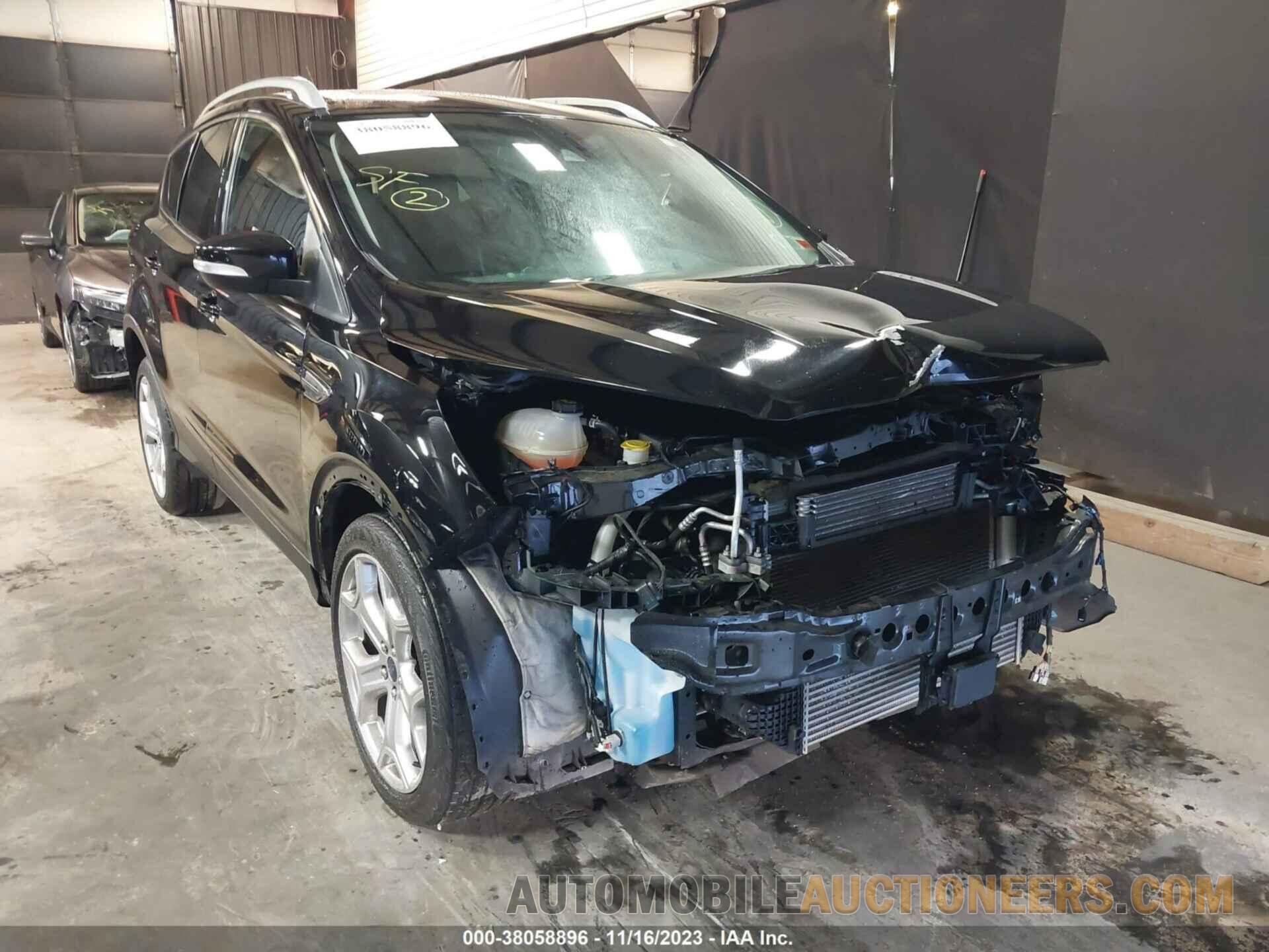 1FMCU9J9XKUB91419 FORD ESCAPE 2019