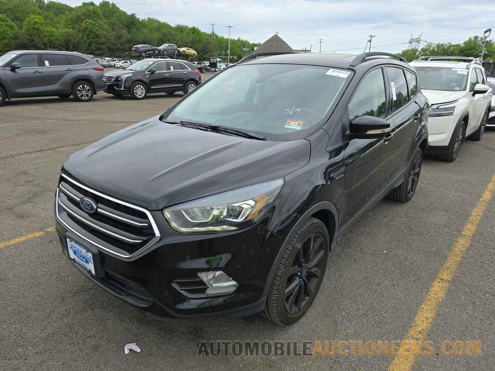 1FMCU9JD4HUC05750 Ford Escape 2017