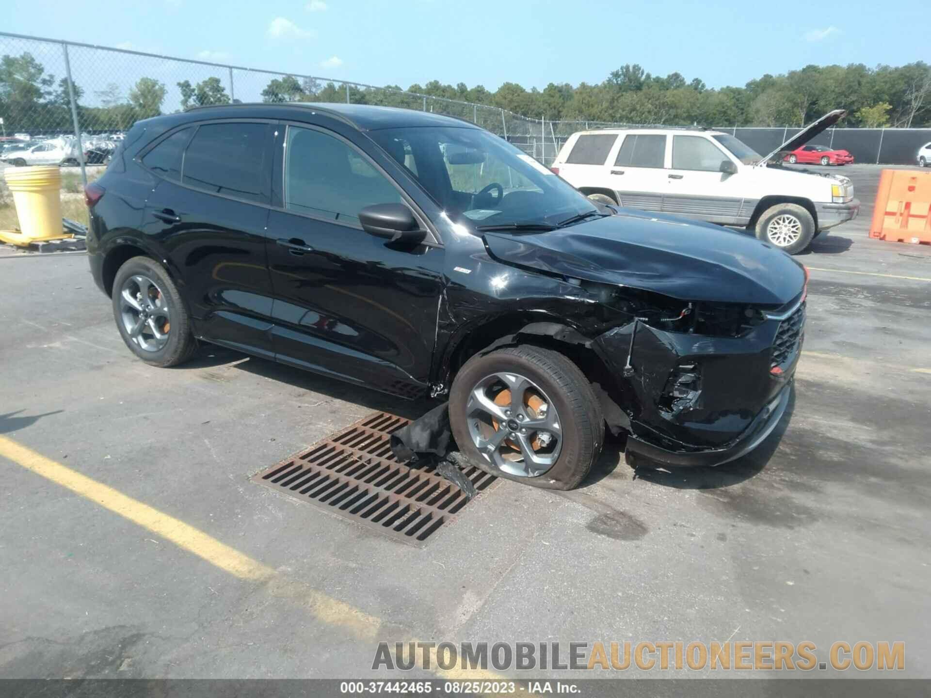 1FMCU9MN5PUA10081 FORD ESCAPE 2023