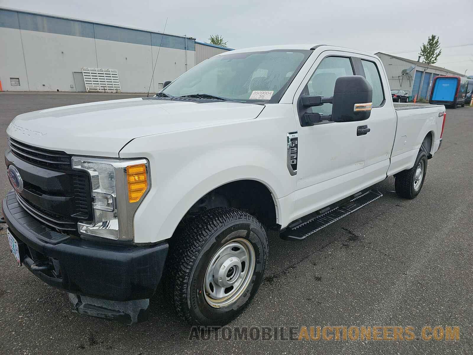 1FT7X2B61HEB24509 Ford Super Duty F-250 2017