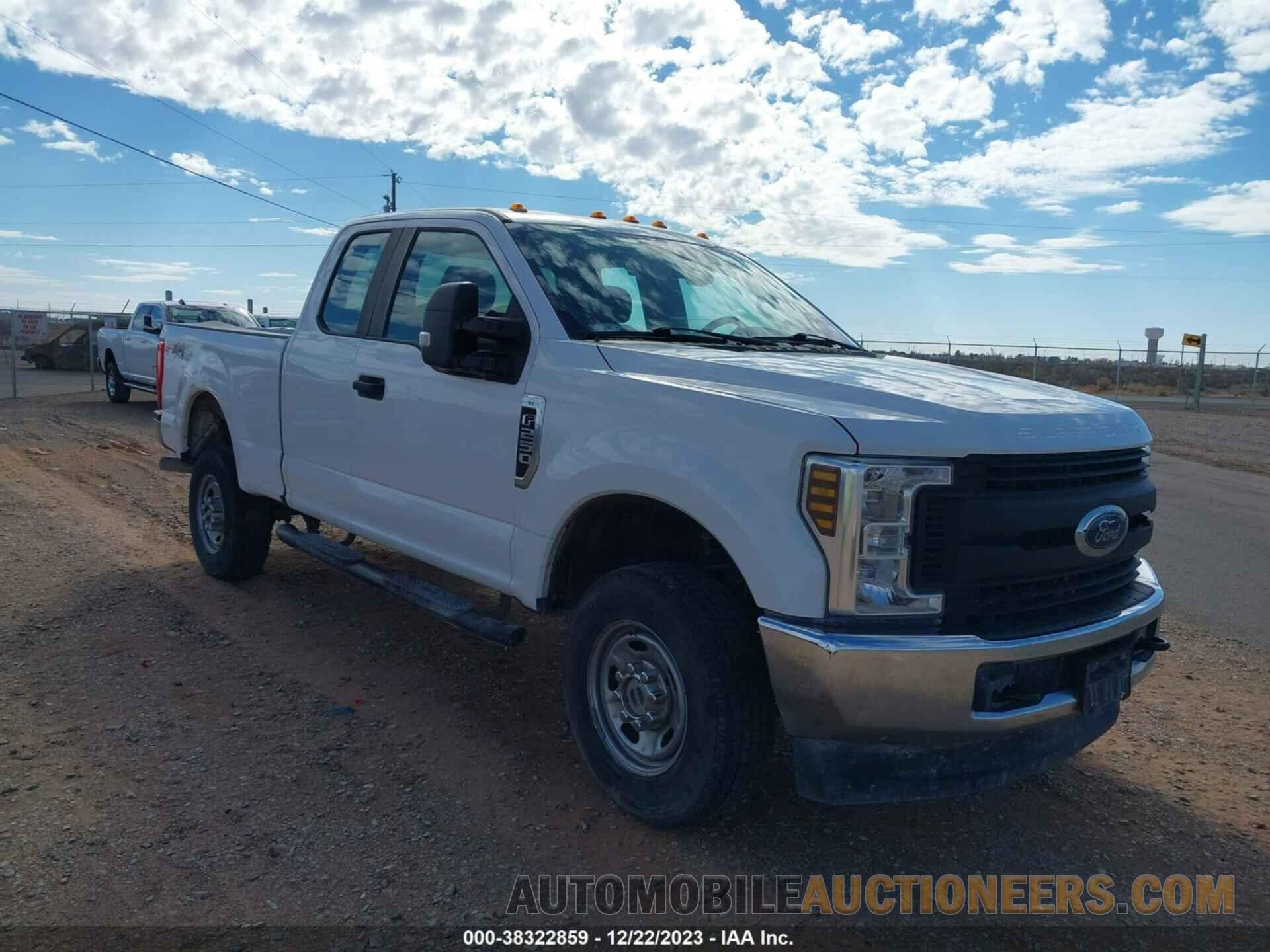 1FT7X2B64JEB81521 FORD F-250 2018