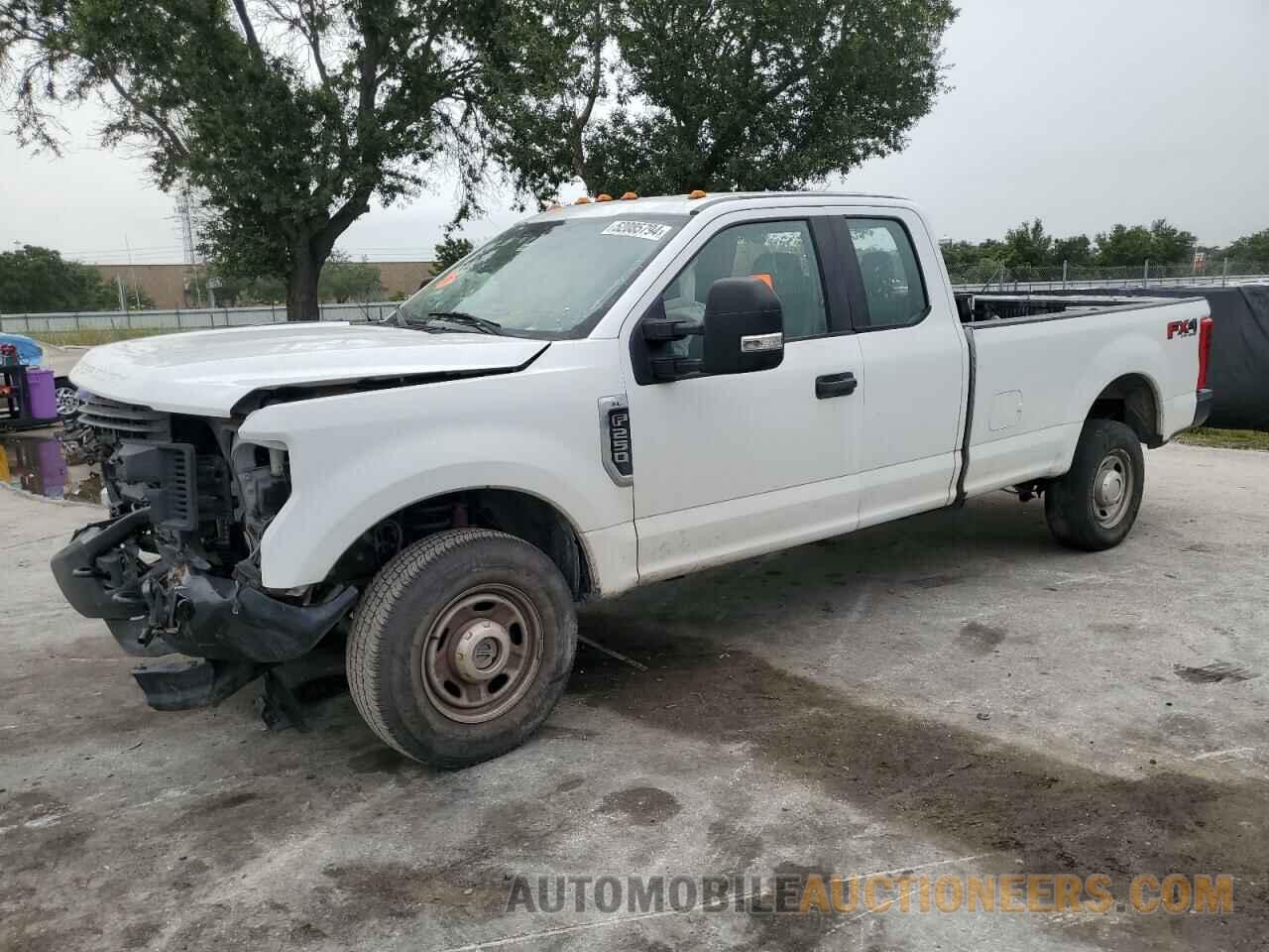 1FT7X2B67HEF51208 FORD F250 2017