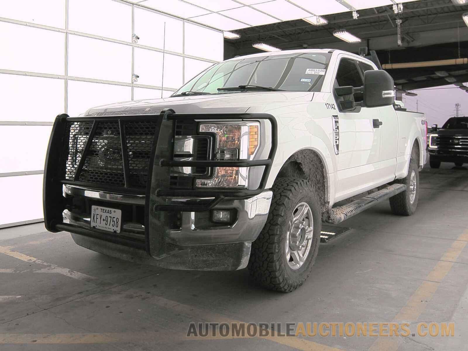 1FT7X2B68HEE28663 Ford Super Duty F-250 2017