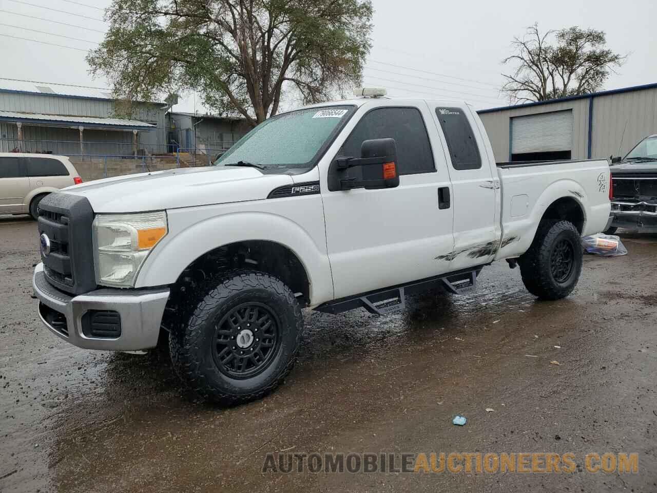 1FT7X2B69BEA84221 FORD F250 2011