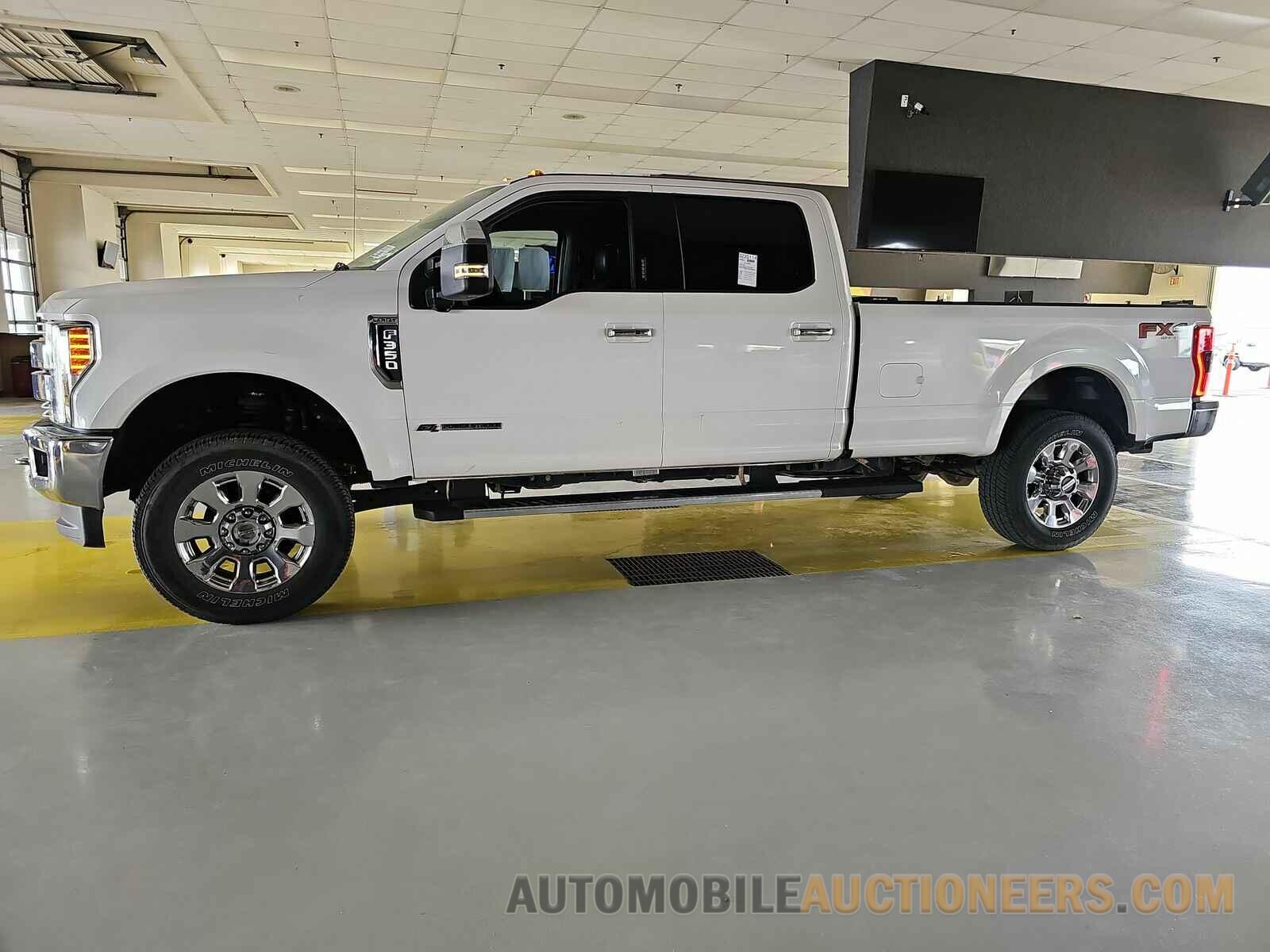 1FT8W3BT4KED25363 Ford Super Duty 2019