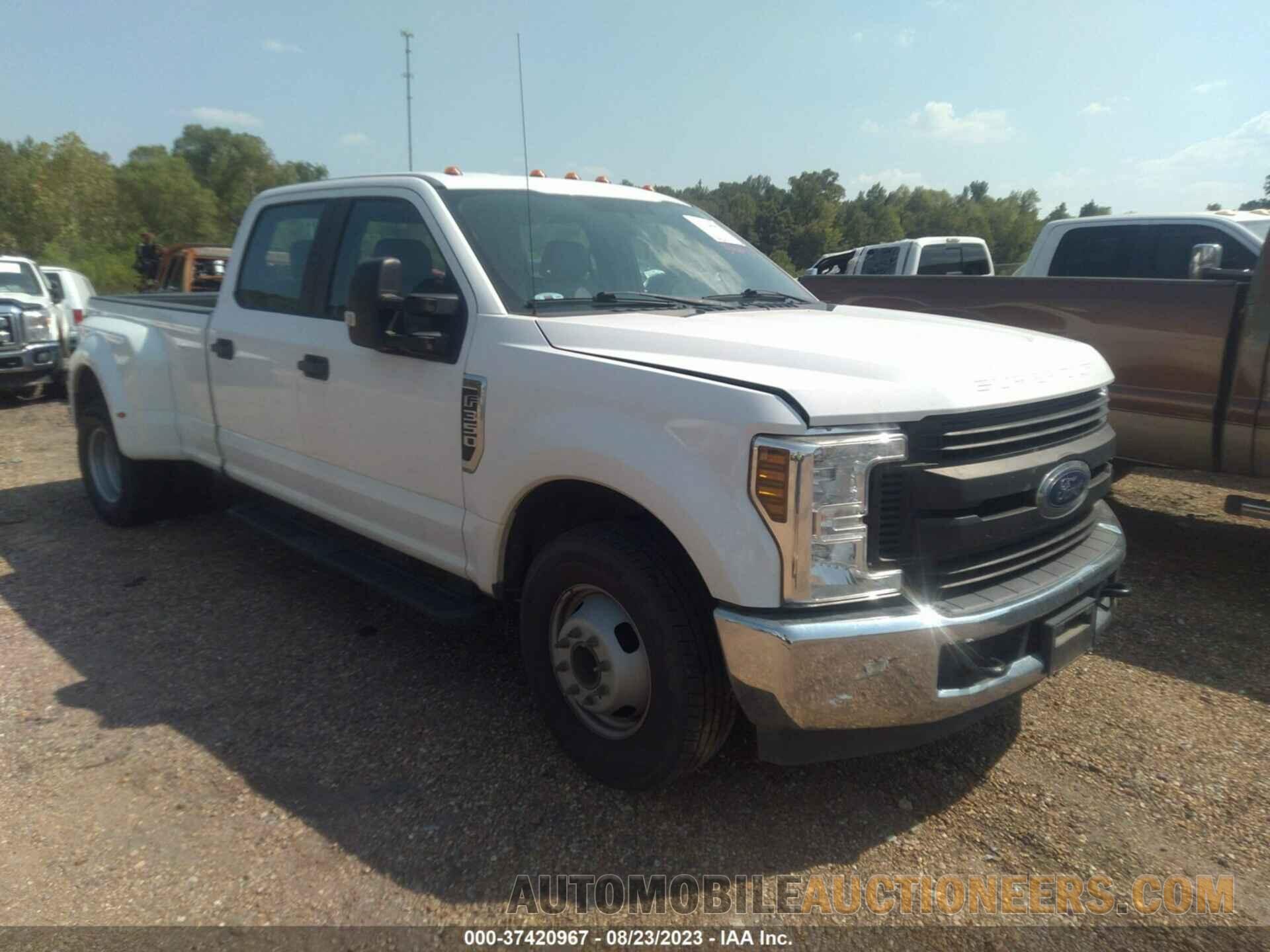 1FT8W3C64KED22679 FORD SUPER DUTY F-350 DRW 2019