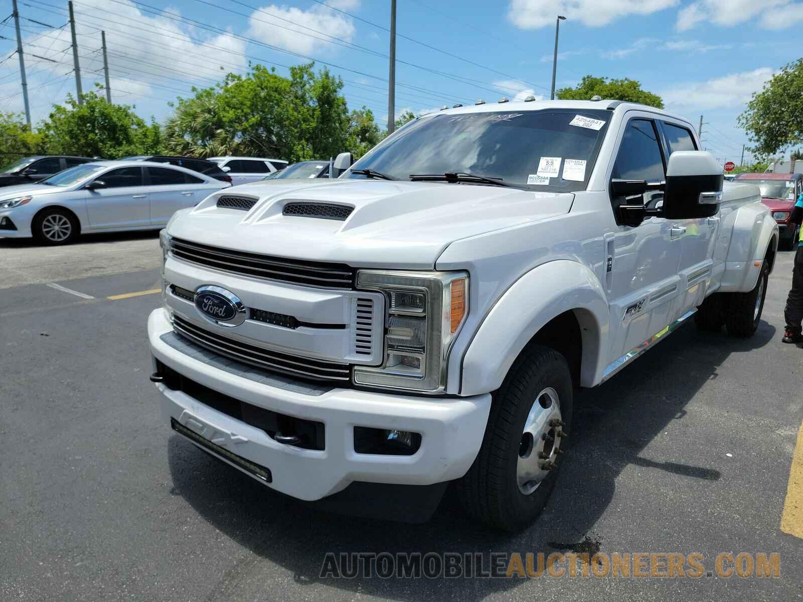 1FT8W3DT1HEF01081 Ford Super Duty 2017