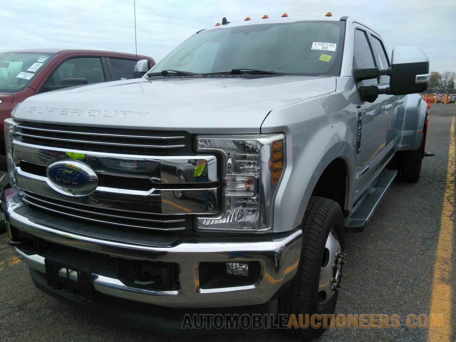 1FT8W3DT3KEE32613 Ford Super Duty F-350 DRW 2019