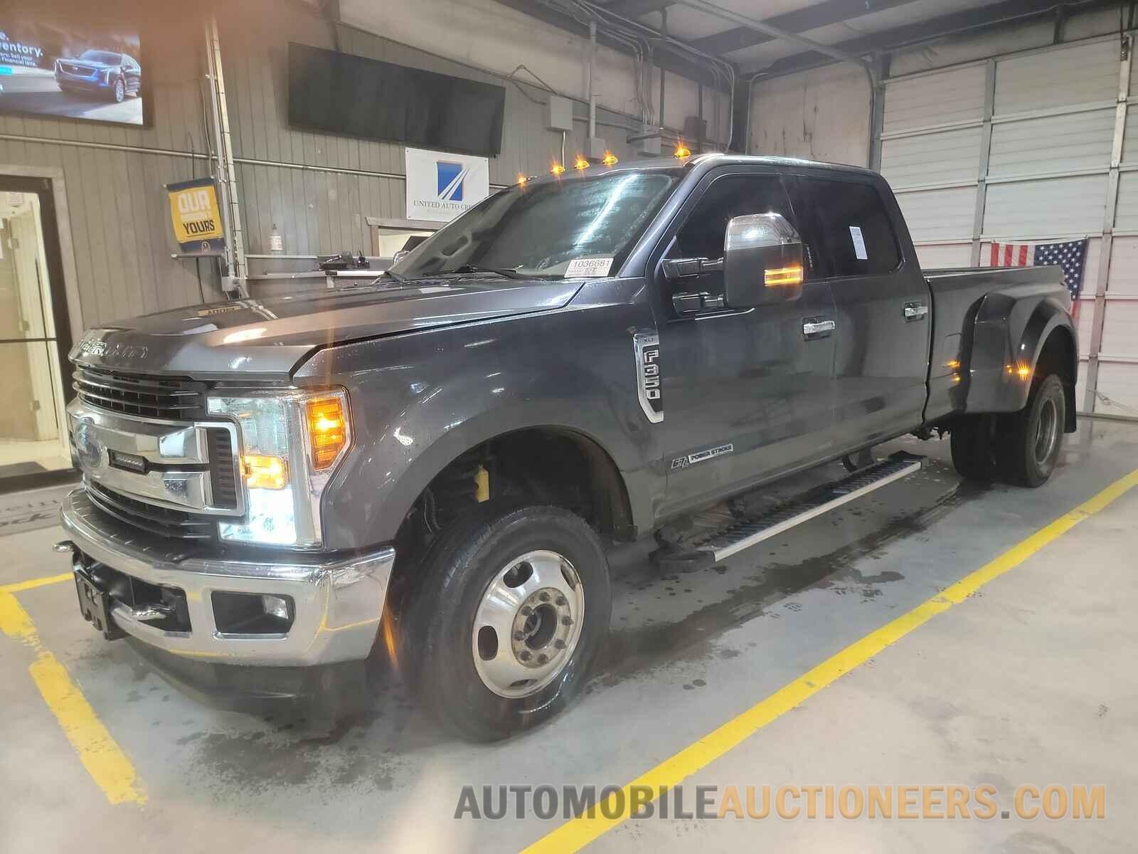 1FT8W3DTXKEF12460 Ford Super Duty 2019