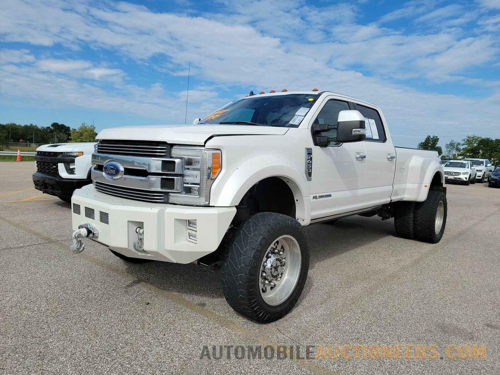 1FT8W4DT1KEC39267 Ford Super Duty F-450 2019