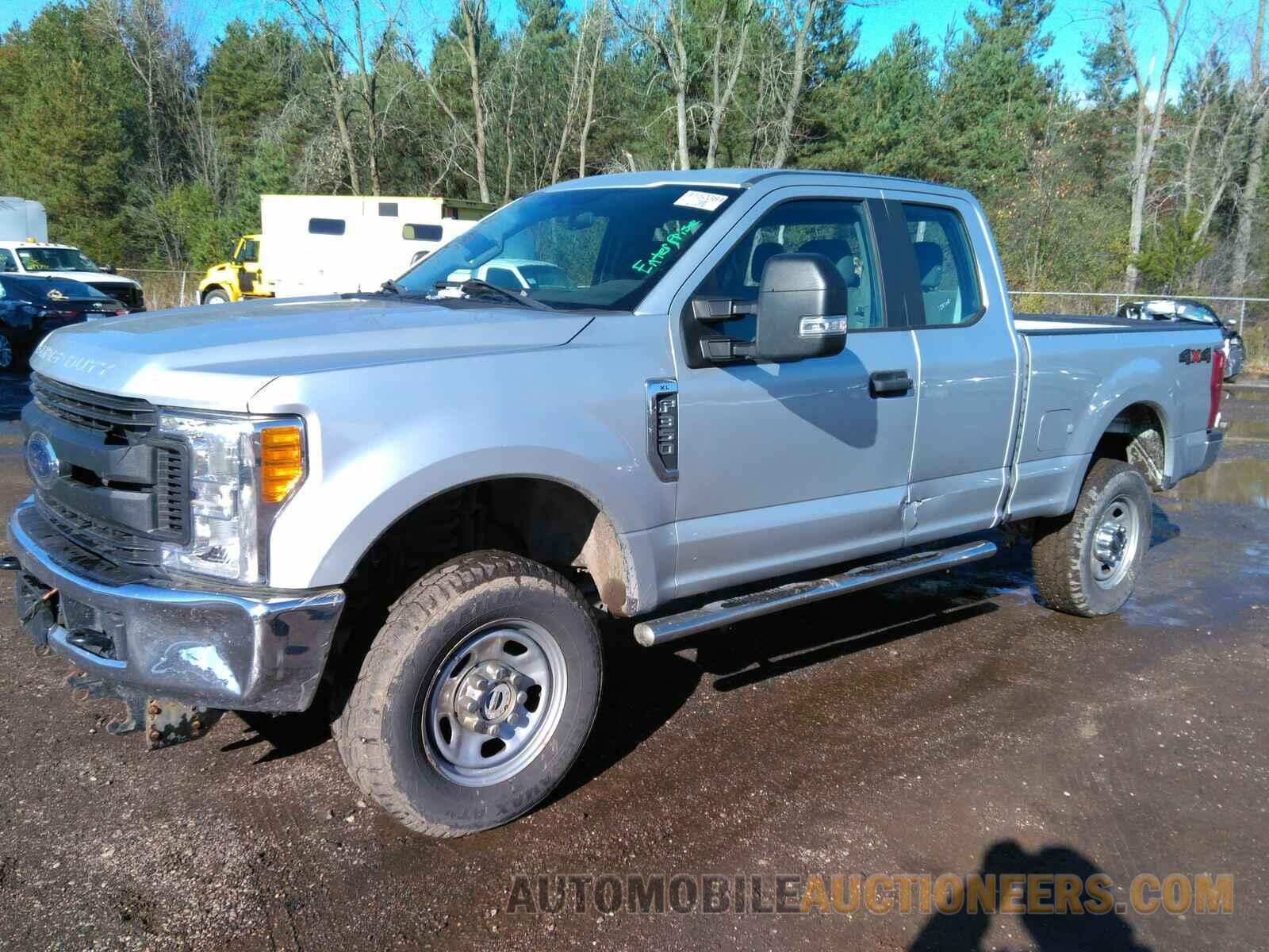 1FT8X3B61HEF24709 Ford Super Duty F-350 SRW 2017