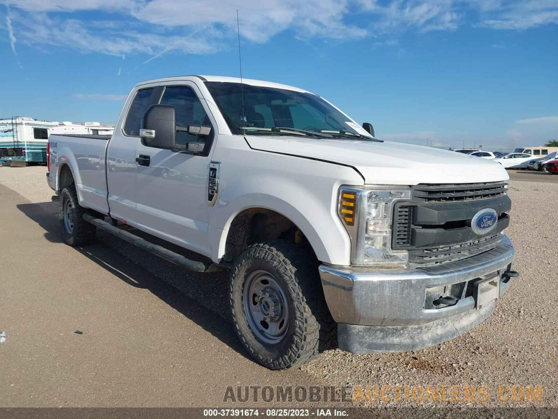 1FT8X3B66KEC90820 FORD SUPER DUTY F-350 SRW 2019