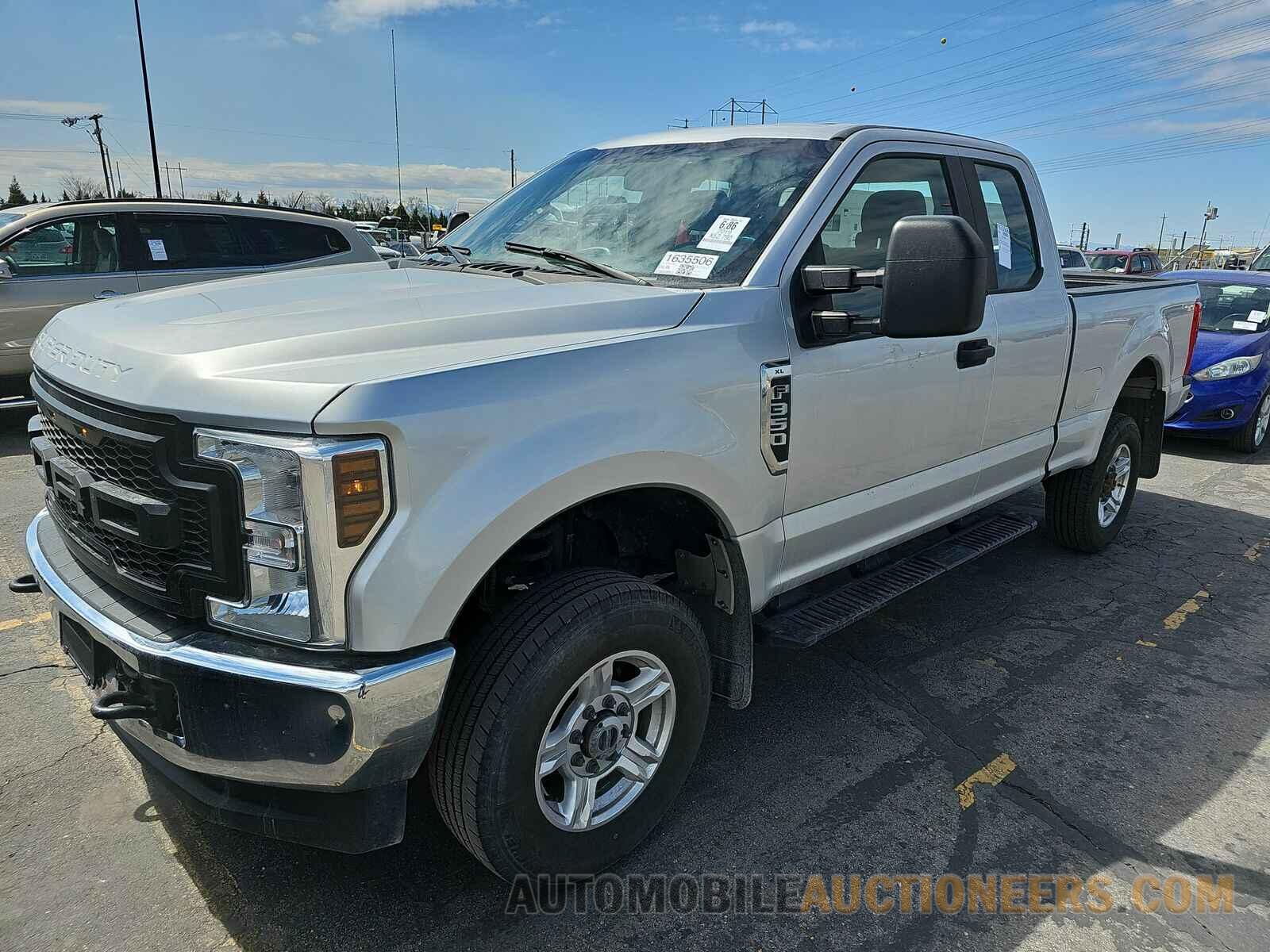 1FT8X3B6XKEC71929 Ford Super Duty 2019