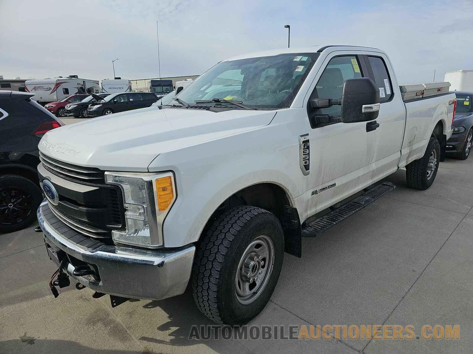 1FT8X3BT3HEE63997 Ford Super Duty 2017